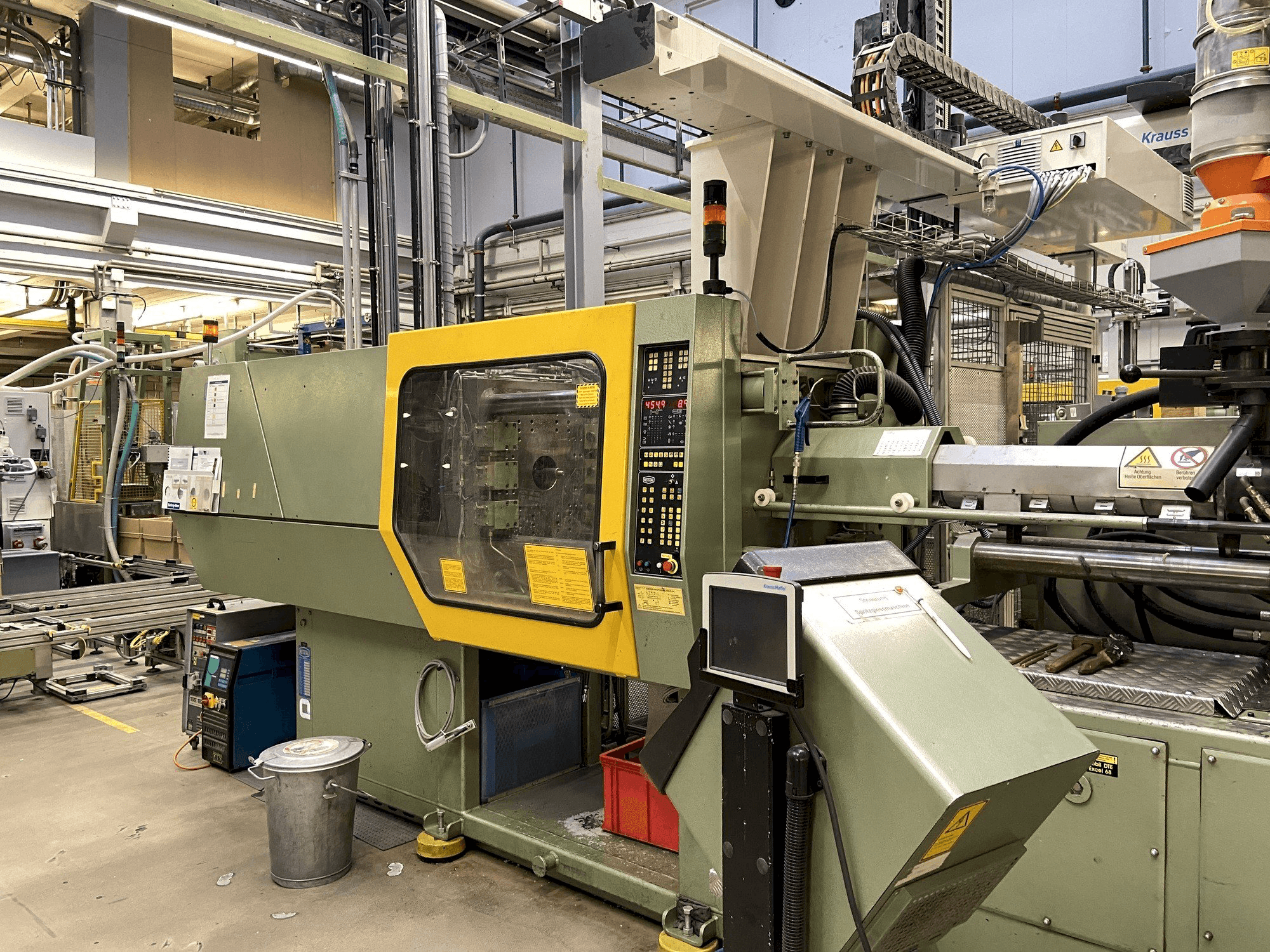 Masina Netstal Synergy 1500K/460 eestvaade