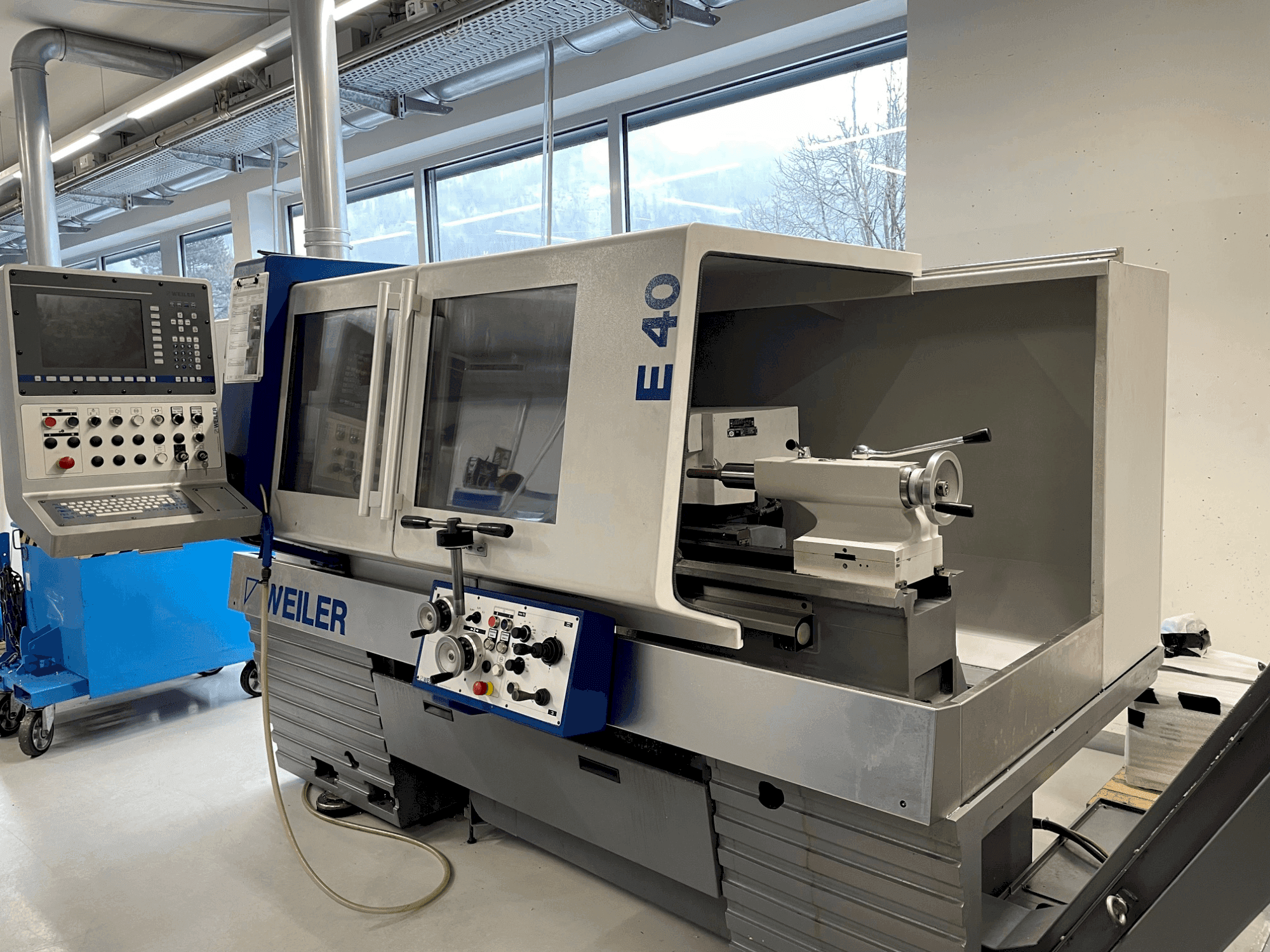 Masina Weiler E 40 x 1000 eestvaade