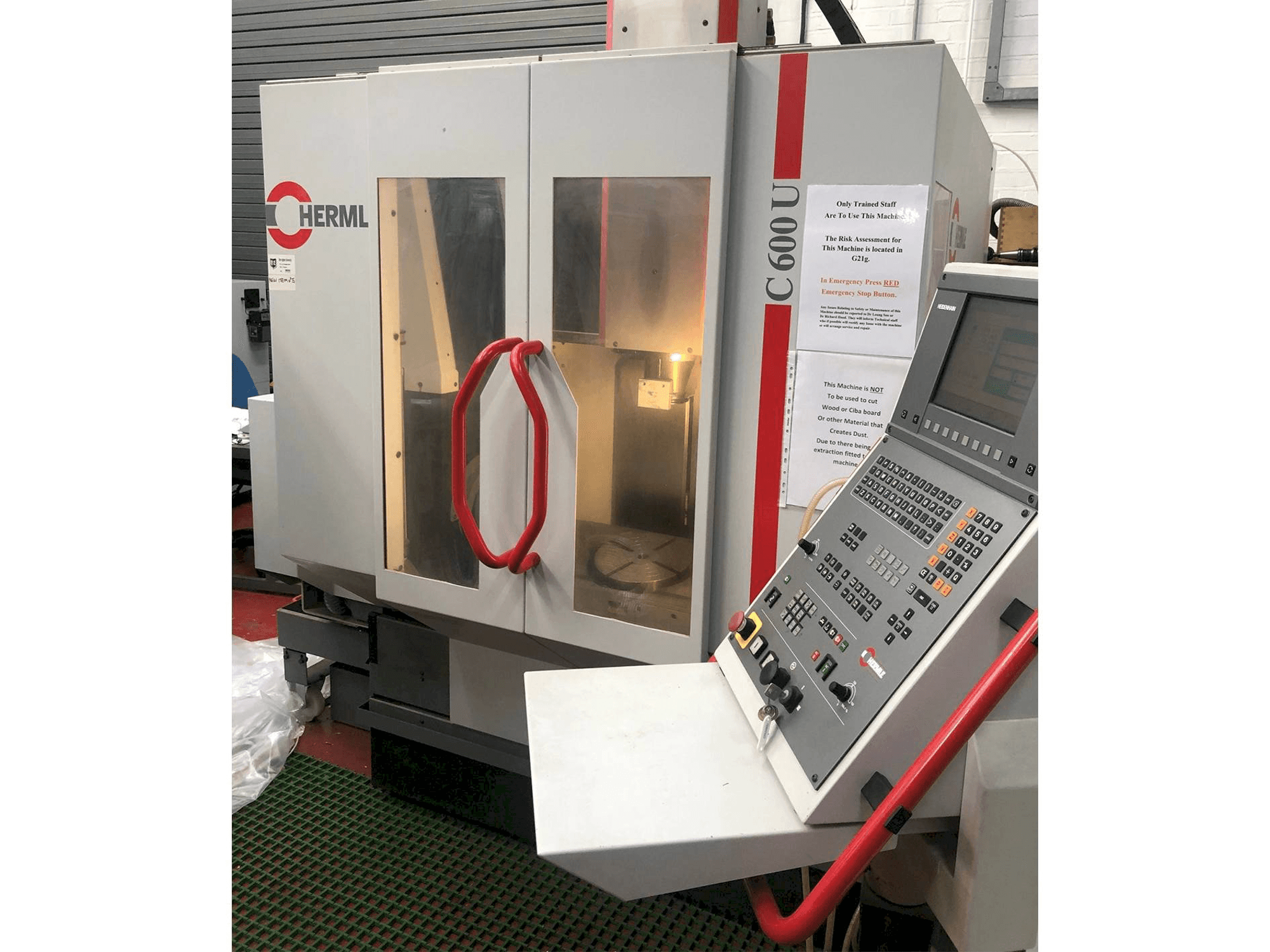 Masina HERMLE B 600 U eestvaade