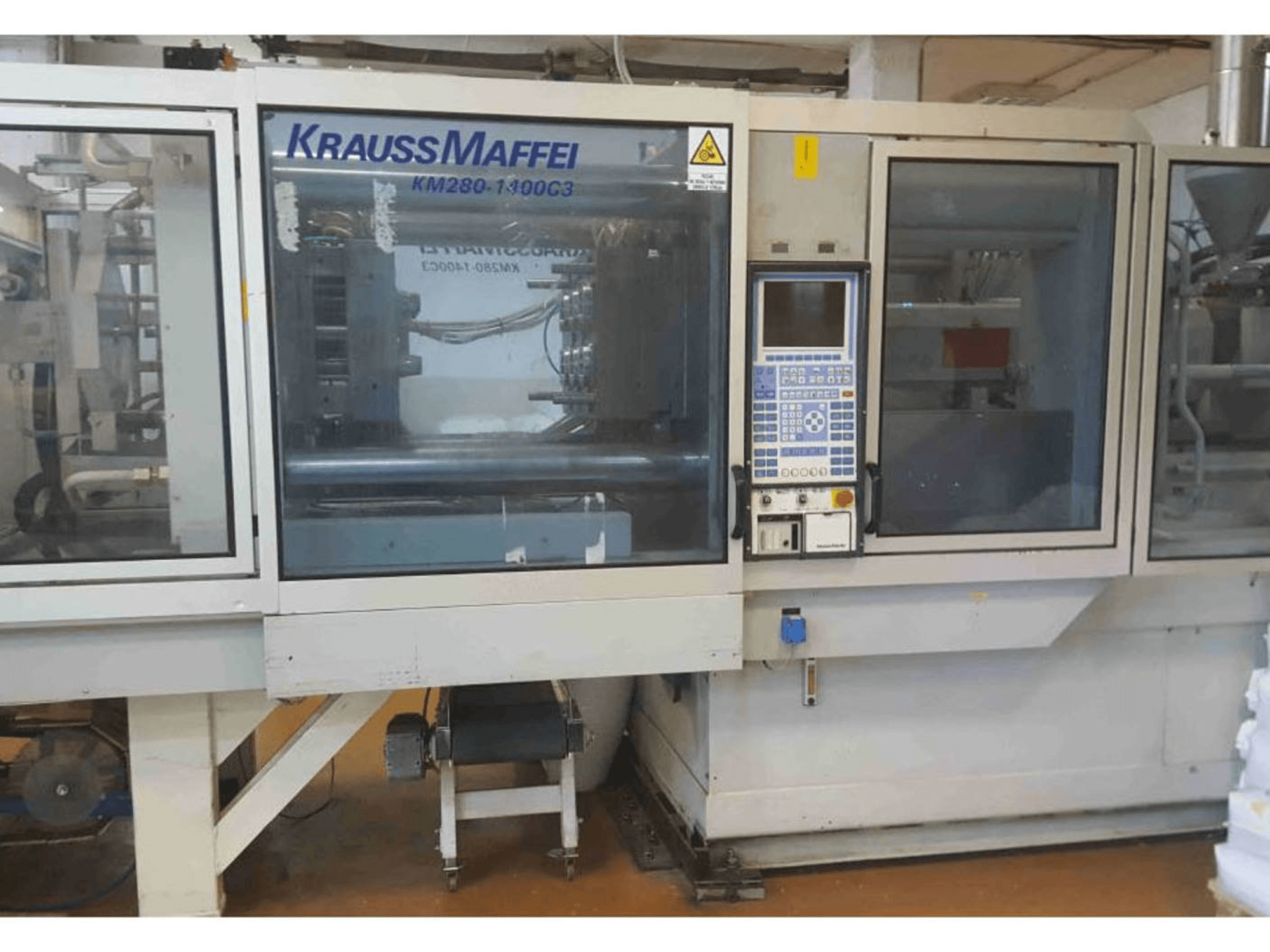 Masina Krauss Maffei KM 280-1400 C3 eestvaade
