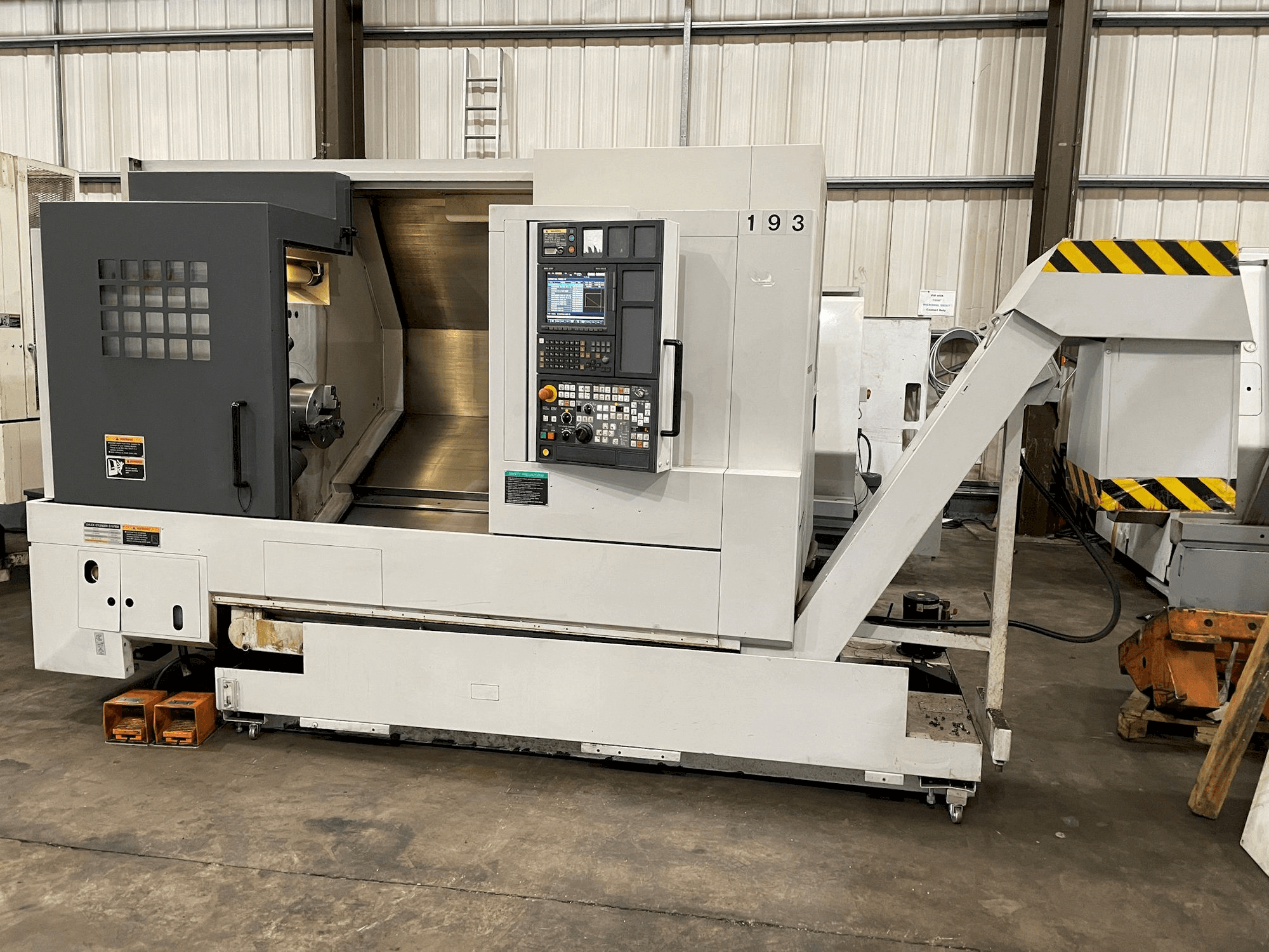 Masina MORI SEIKI NL 2500/700 eestvaade