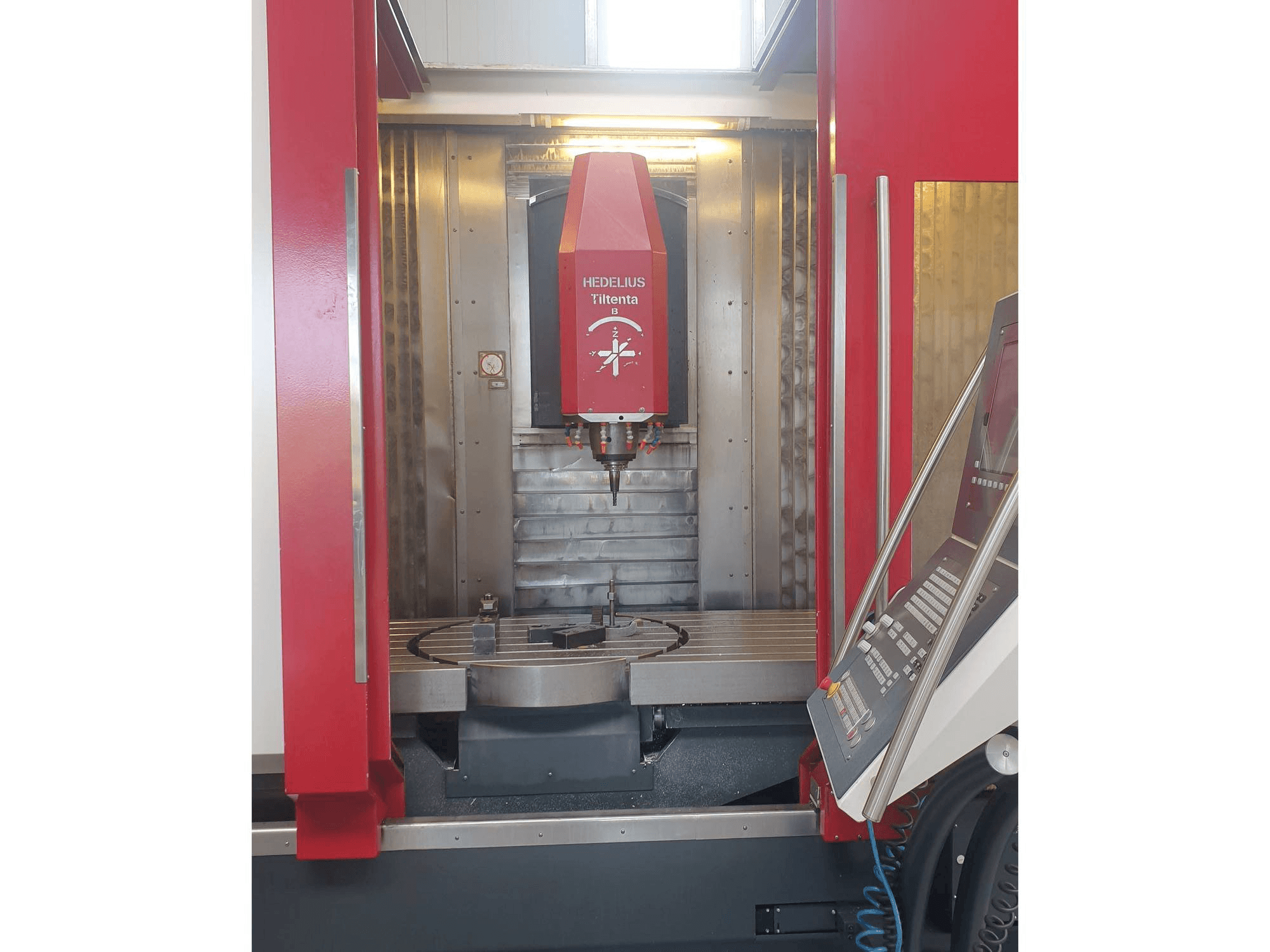 Masina HEDELIUS Tiltenta 7 eestvaade