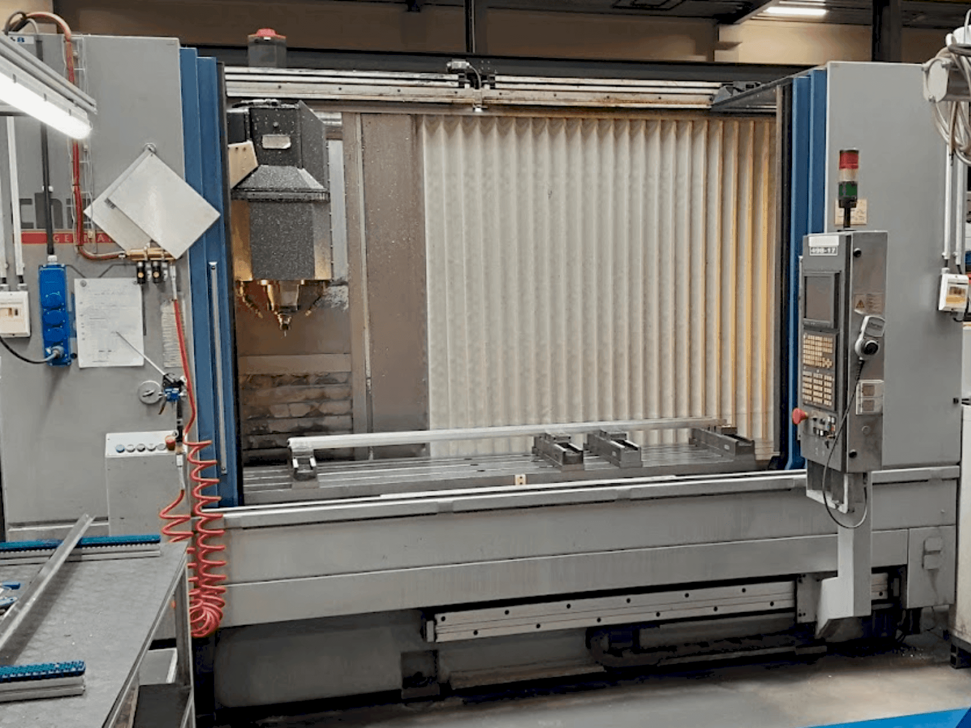 Masina CHIRON MILL 2000 eestvaade