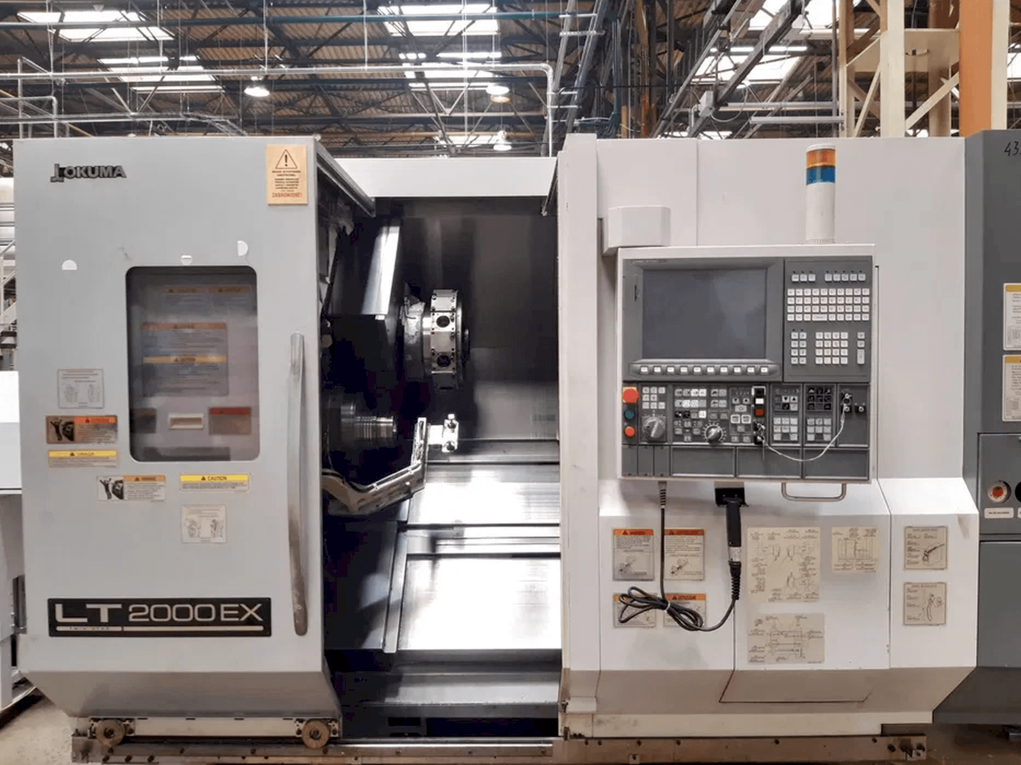 Masina Okuma LT2000 EX eestvaade