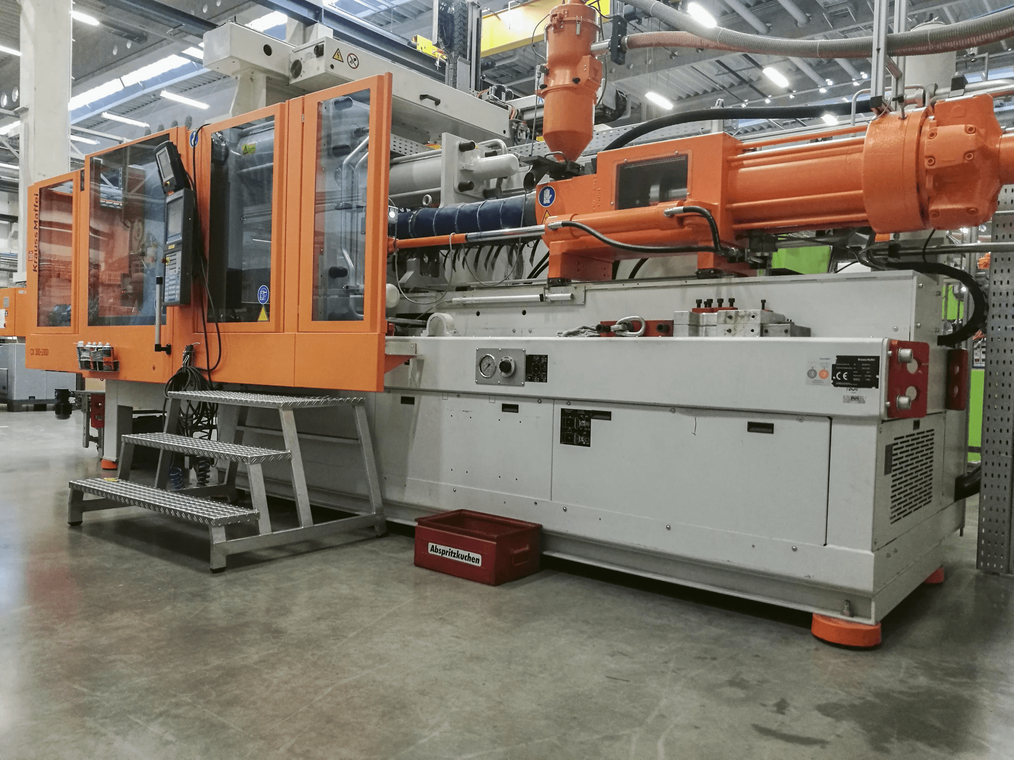 Masinavaade Krauss Maffei 300-2000 CX paremalt