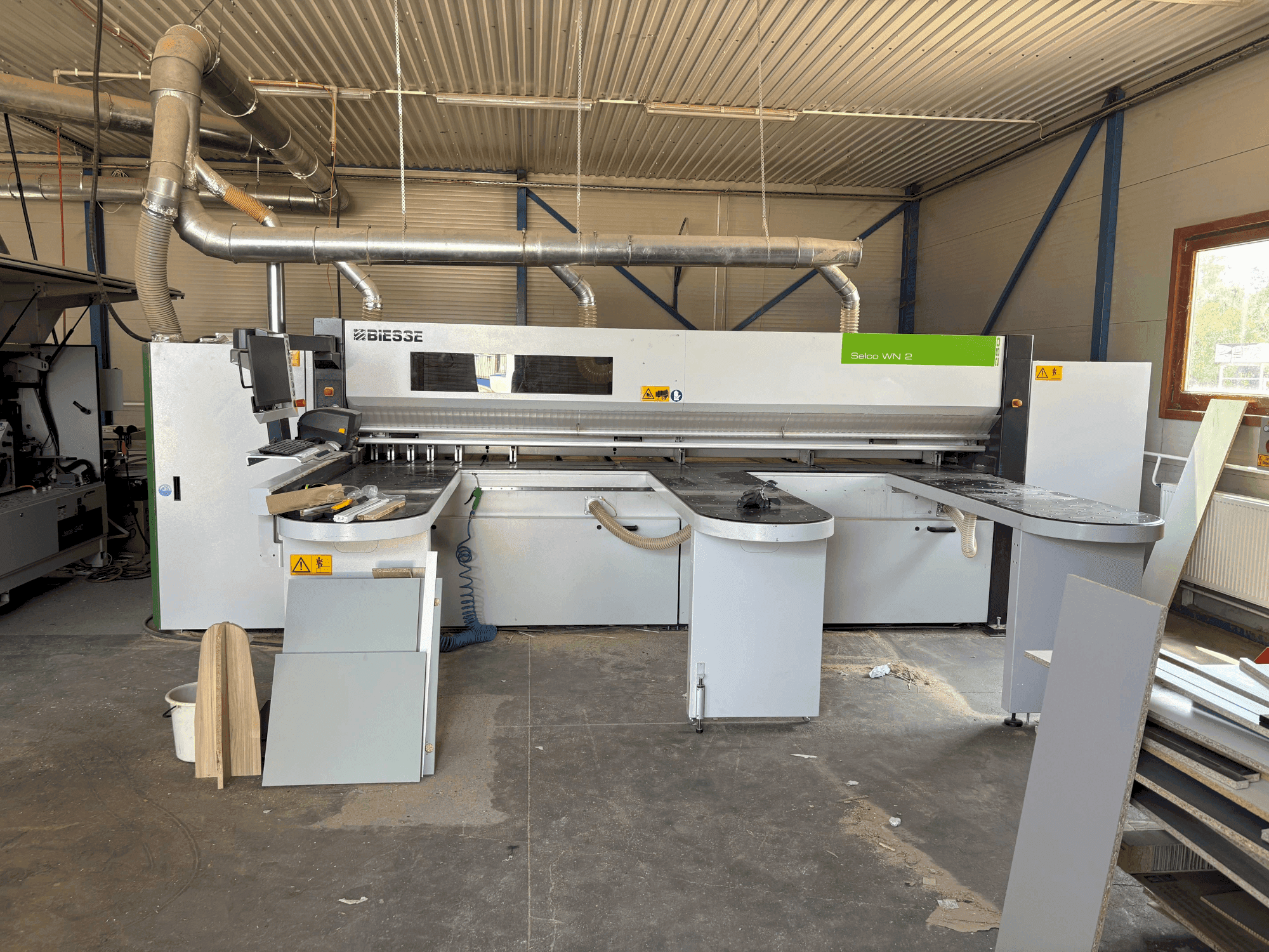 Masina BIESSE Selco WN 2 eestvaade
