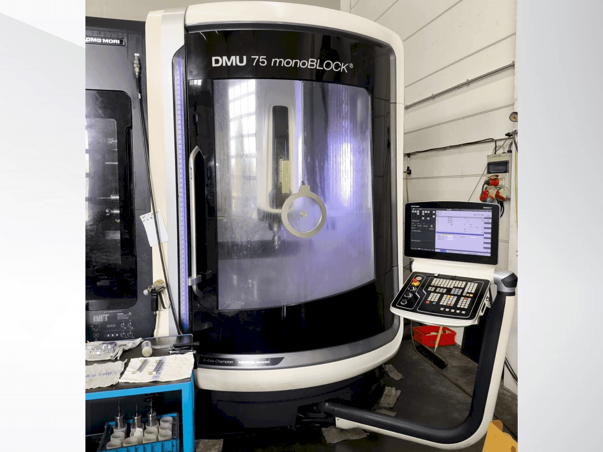 Masina DMG MORI DMU 75 monoBlock eestvaade
