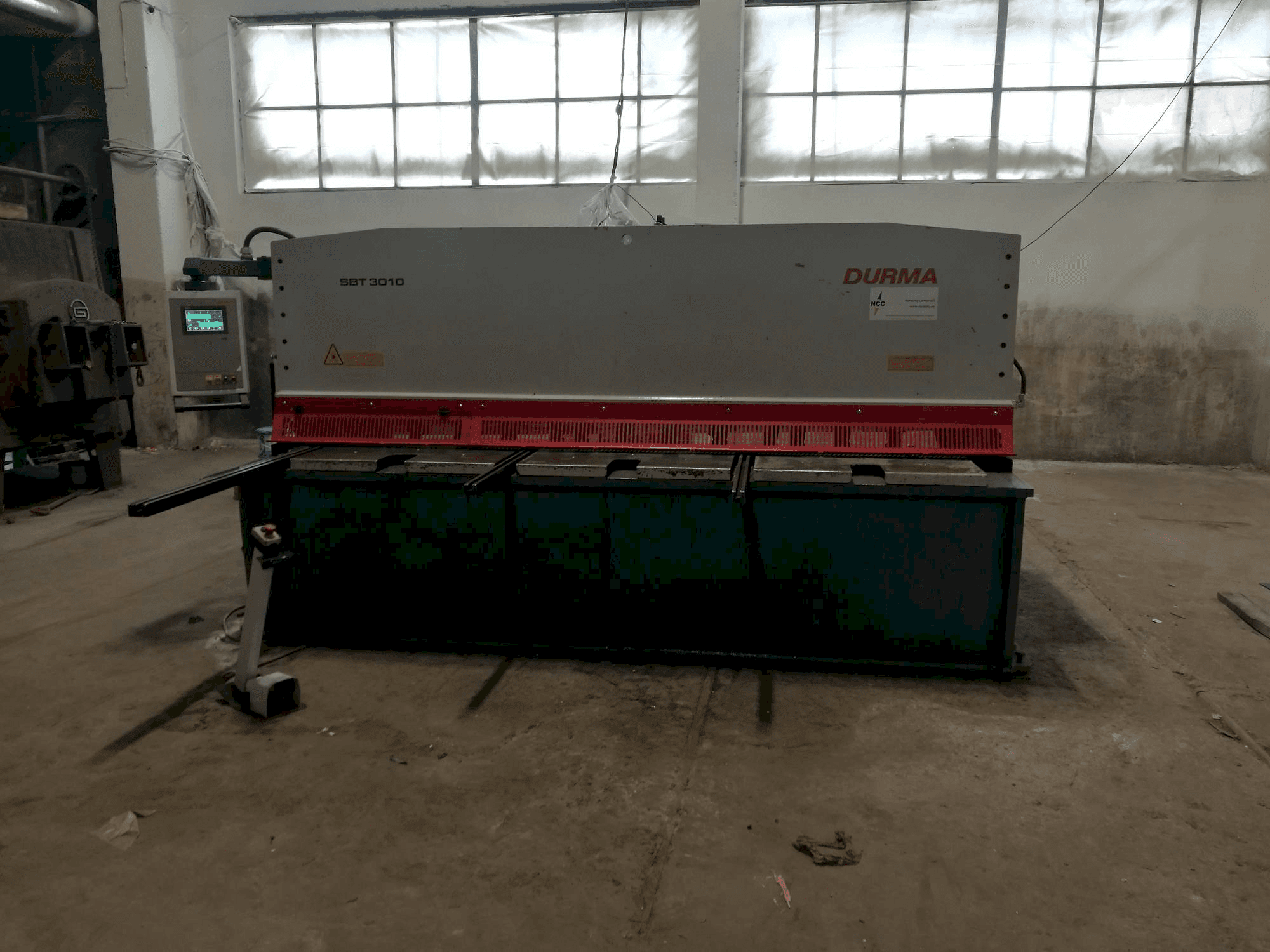Masina Durma SBT 3010 eestvaade