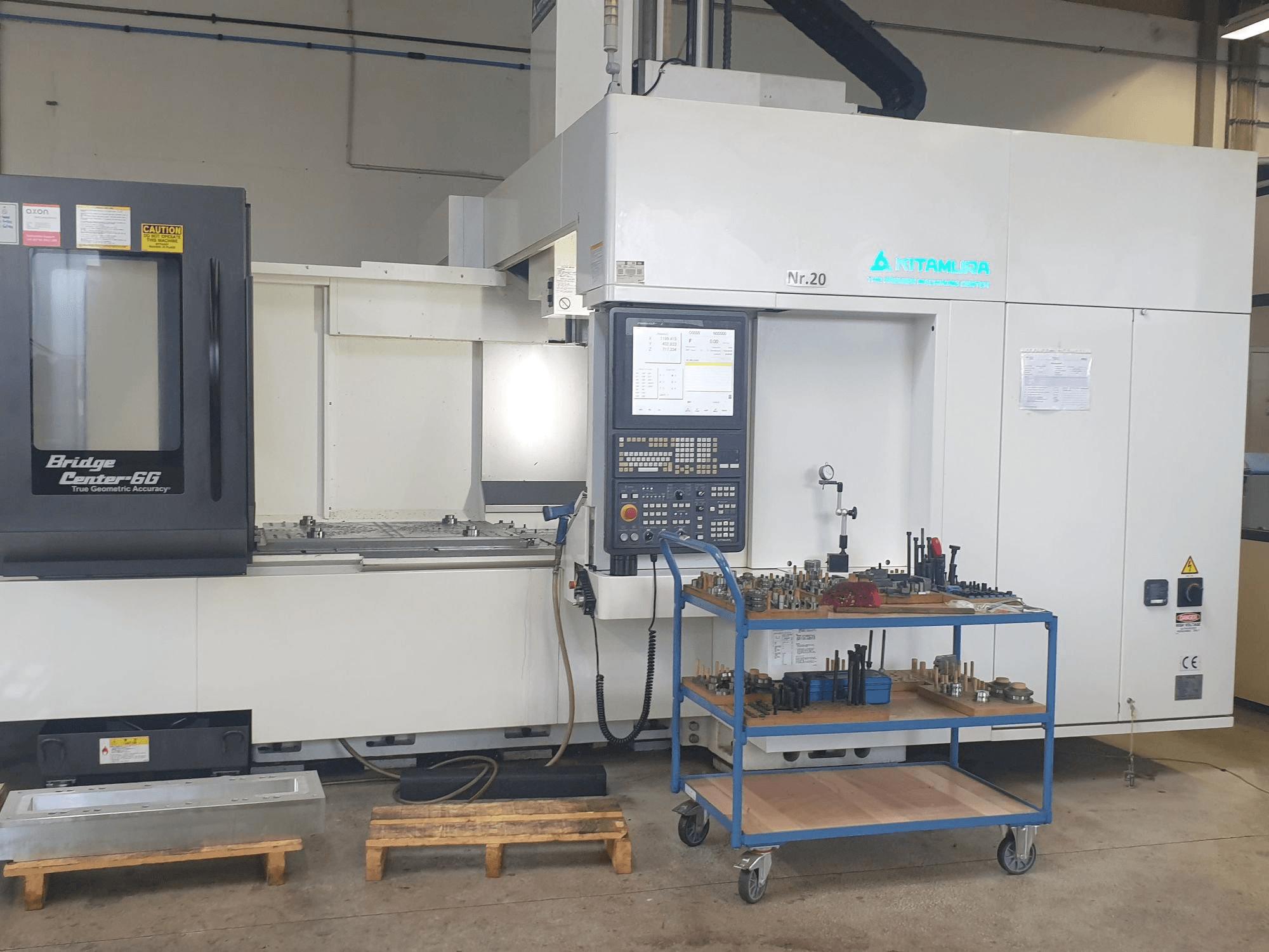 Masina Kitamura Bridge Center 6G eestvaade