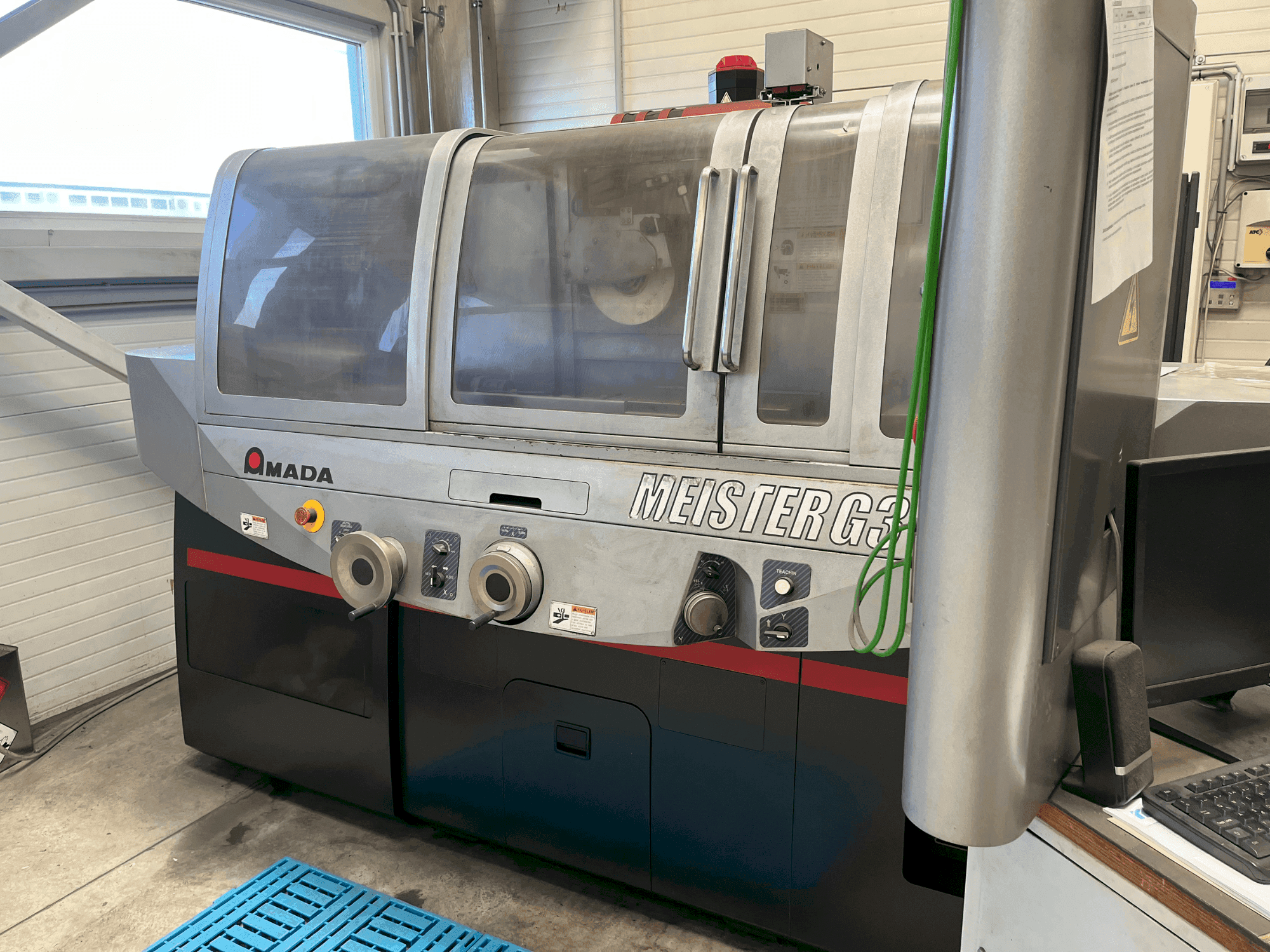 Masina AMADA MEISTER G3 eestvaade