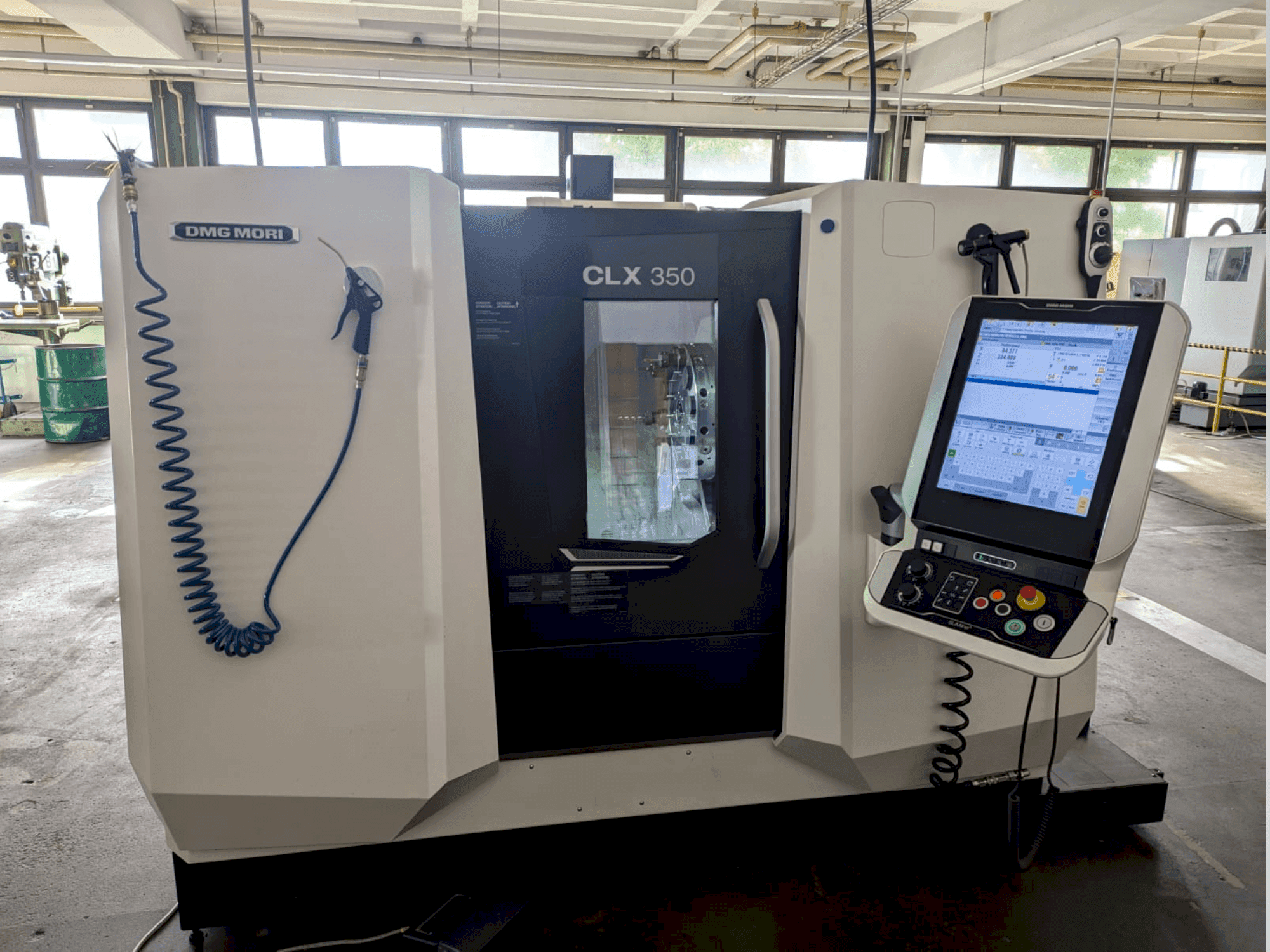 Masina DMG MORI CLX 350 eestvaade