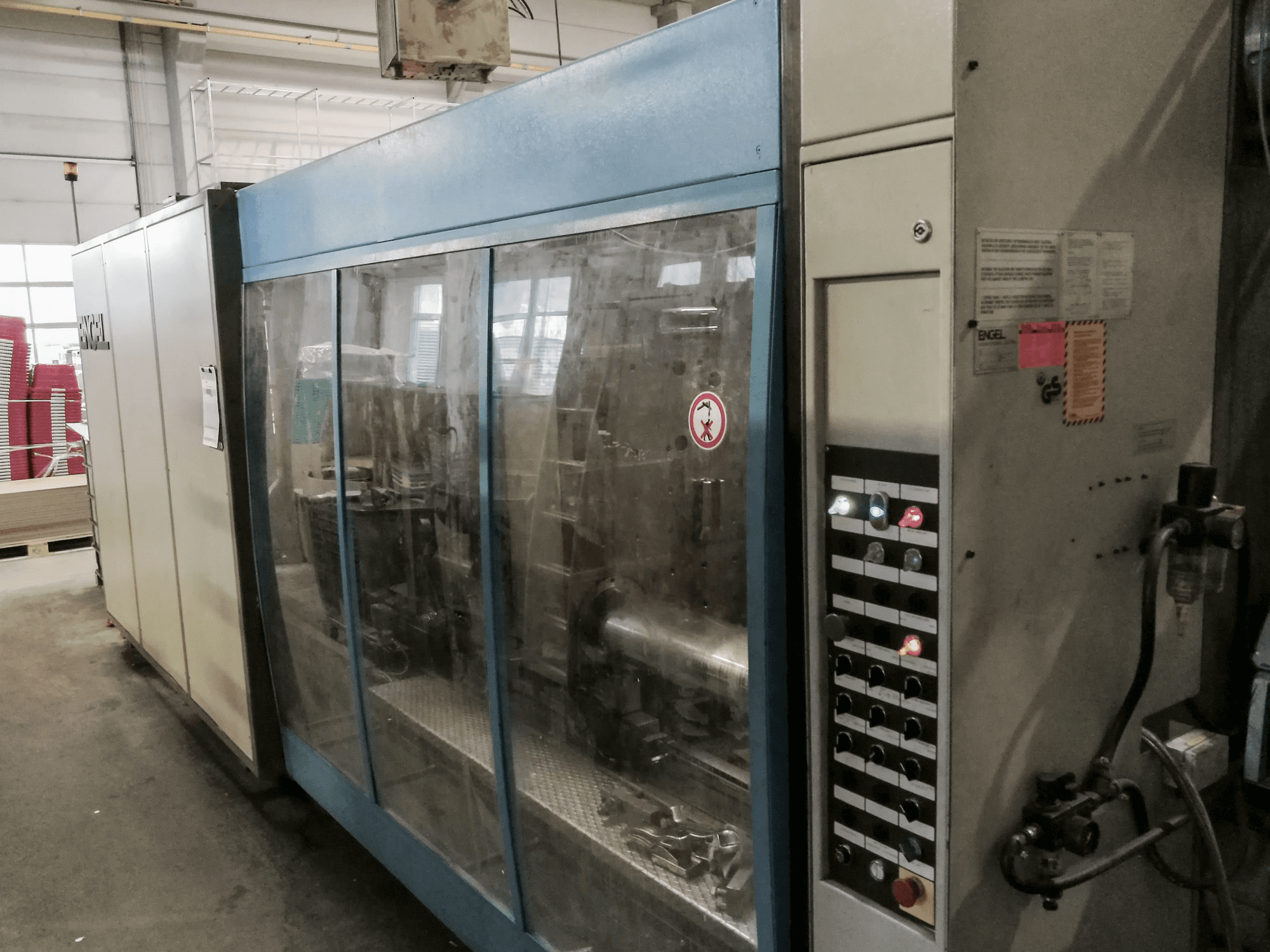 Masinavaade ENGEL ES 7000/1200 B paremalt