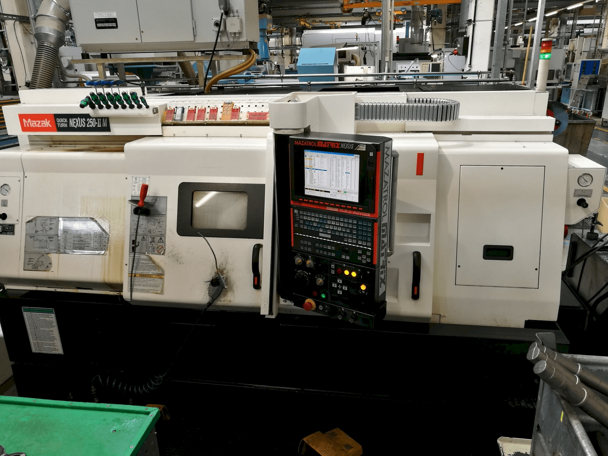 Masina Mazak Quickturn Nexus 250-II M eestvaade