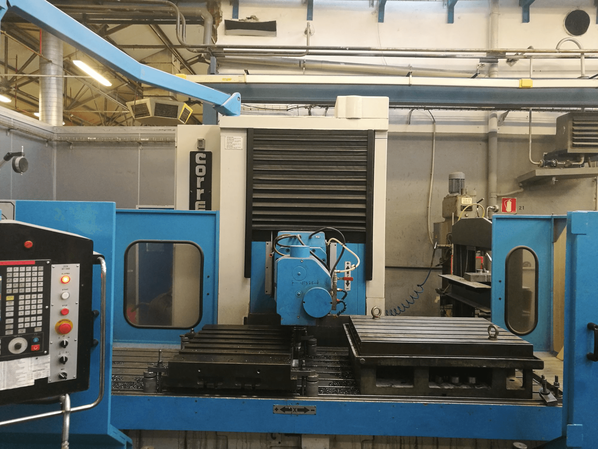 Masina Correa A25-25 eestvaade