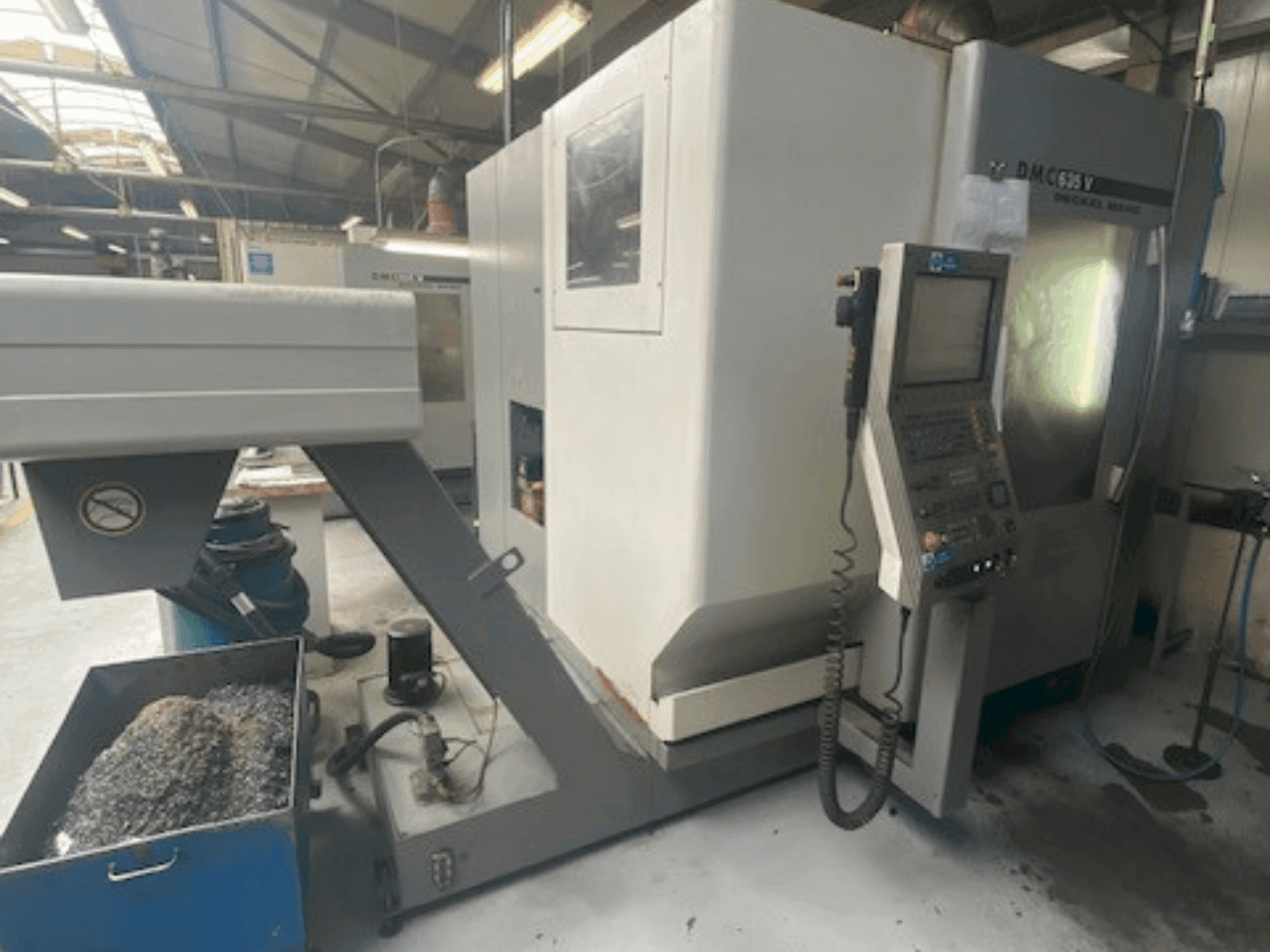 Masina DMG DECKEL MAHO DMC 635V eestvaade
