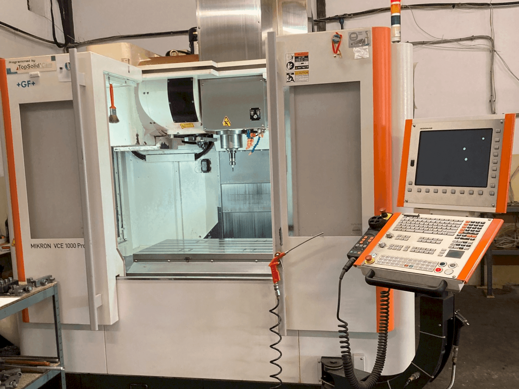 Masina +GF+ Mikron VCE 1000 Pro eestvaade