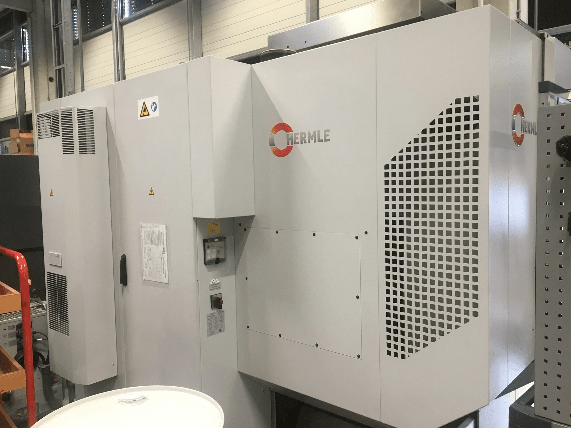 Masina HERMLE C400 U eestvaade