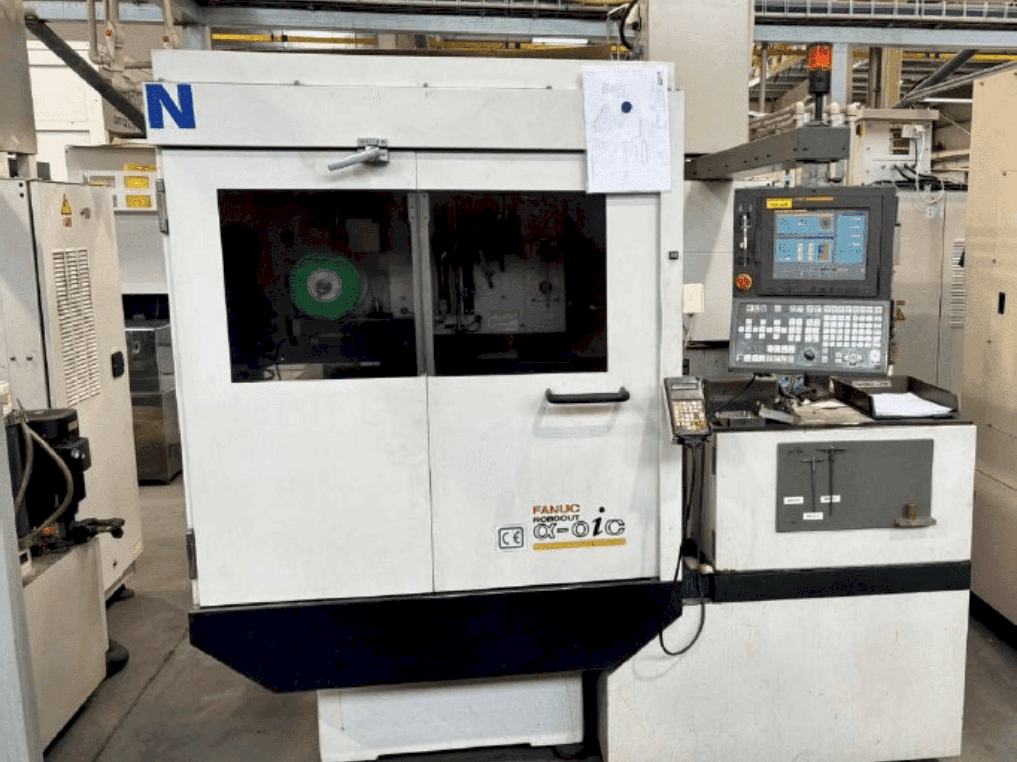 Masina FANUC Robocut alpha-0iC eestvaade