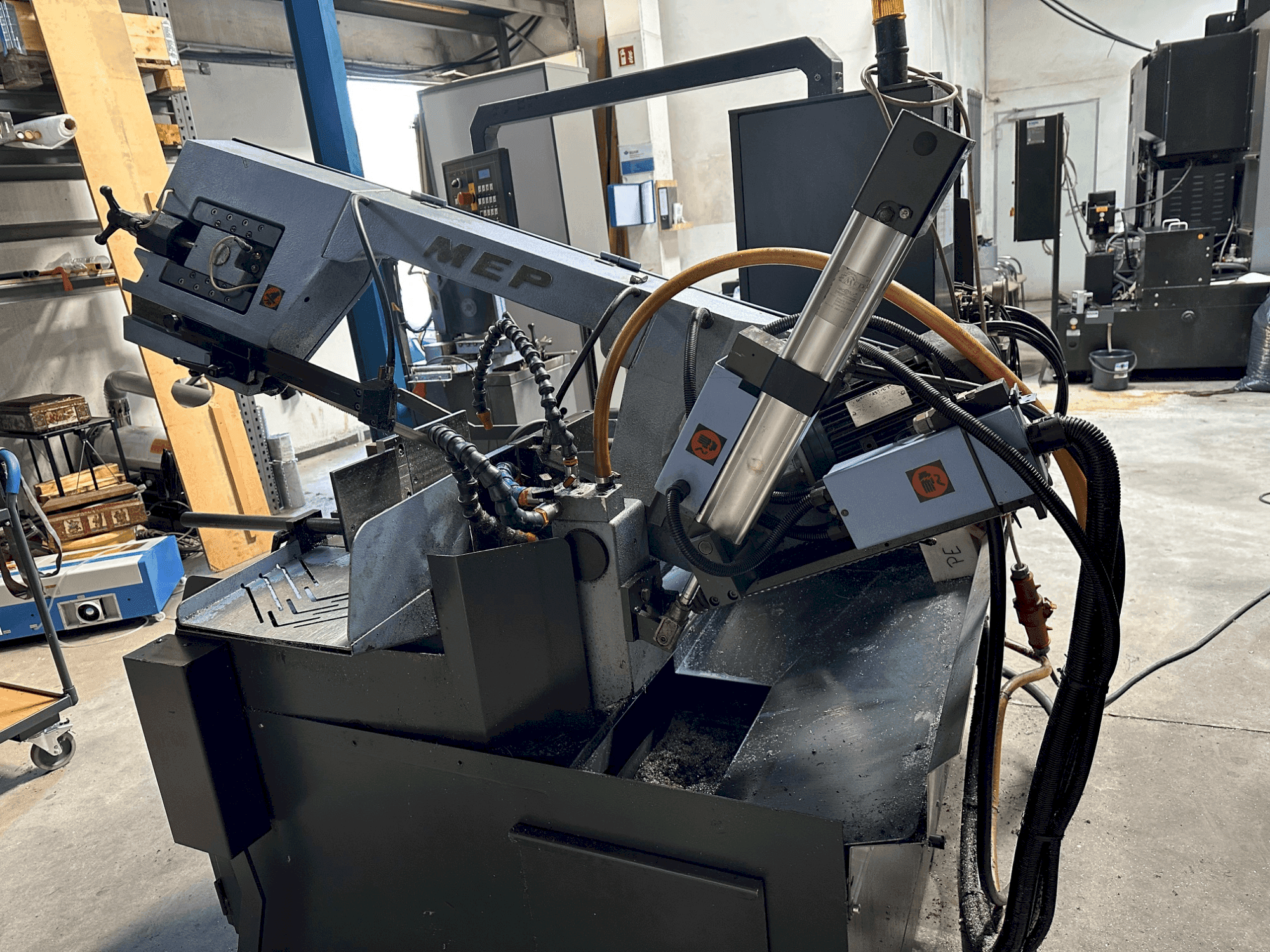 Masina MEP SHARK 330 NC eco eestvaade