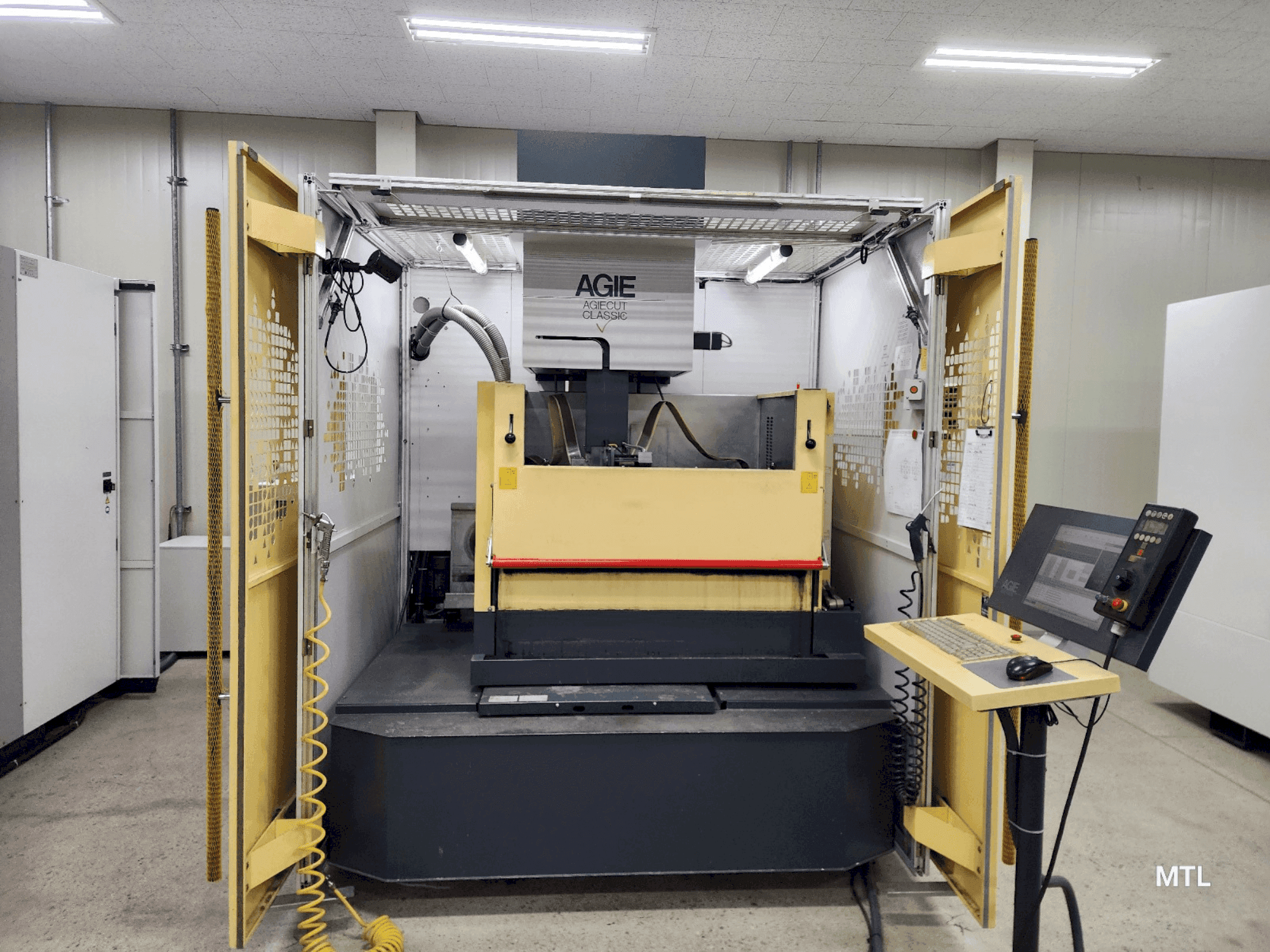 Masina AgieCharmilles Agiecut Classic V3 eestvaade