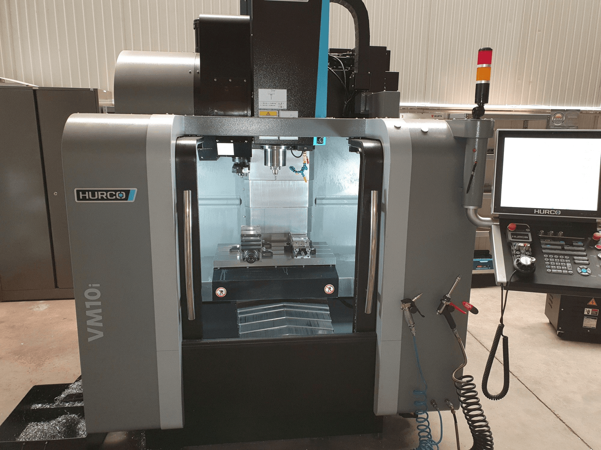 Masina Hurco VM10i eestvaade