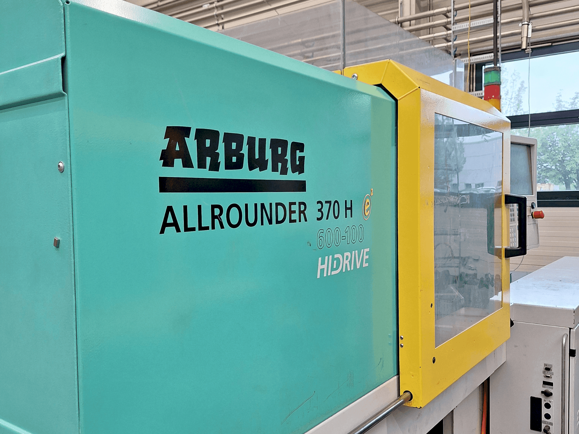 Masina Arburg Allrounder 370 H 600-100 eestvaade