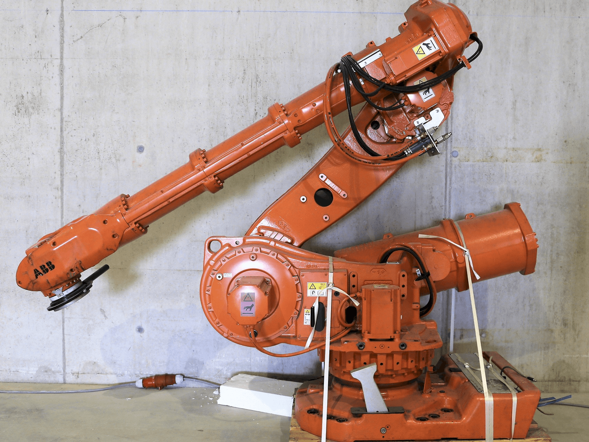 Masina ABB 6650 eestvaade