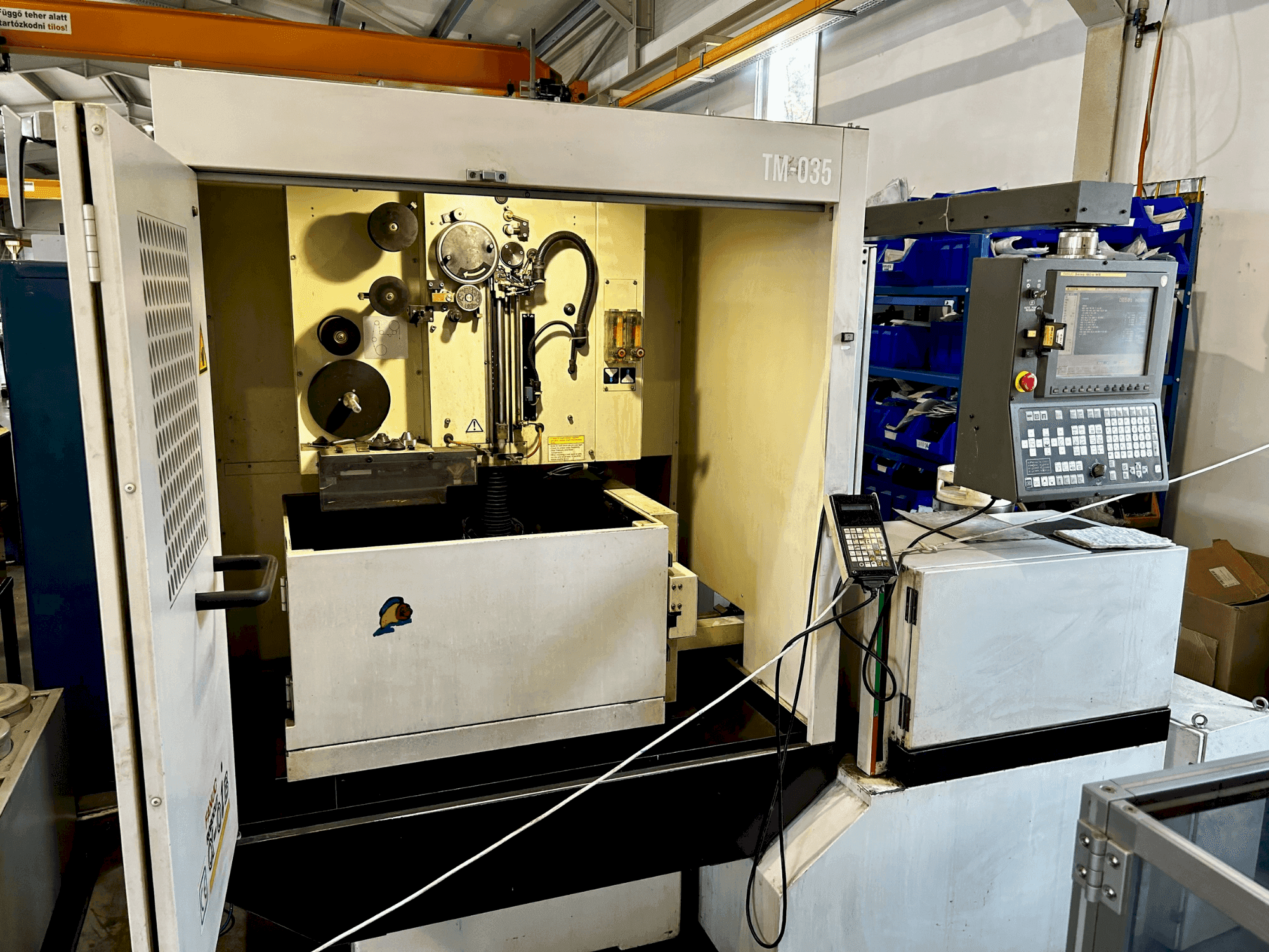 Masina FANUC Robocut α-0iB eestvaade