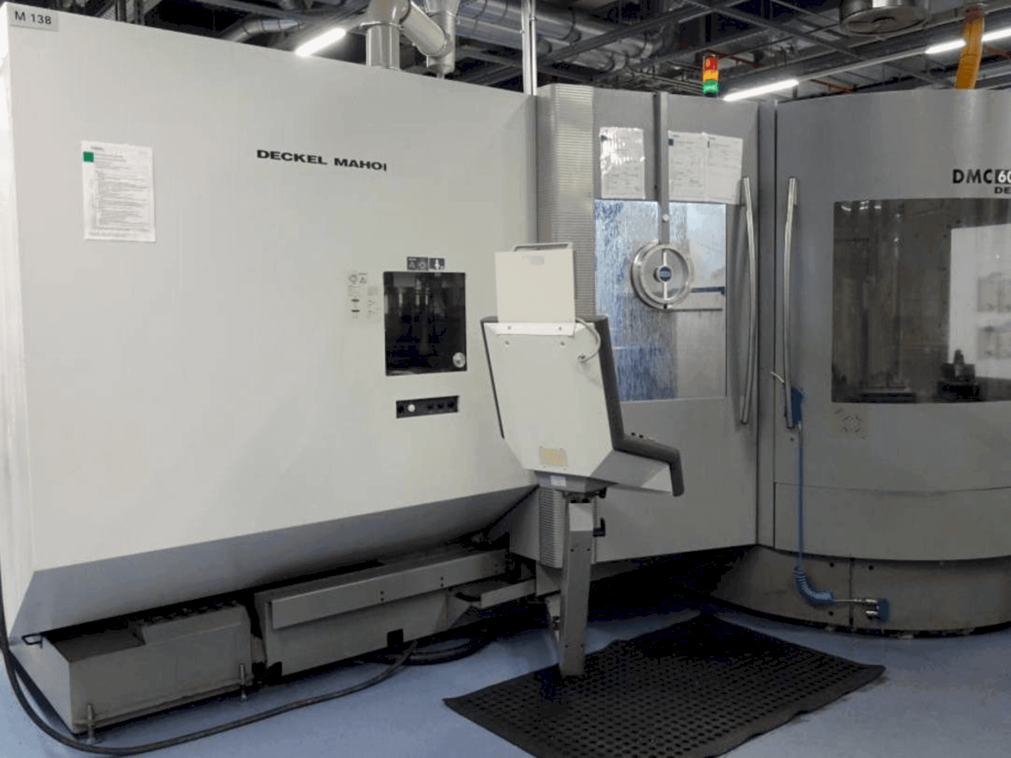 Masina DECKEL DMC 60 T RS3 eestvaade