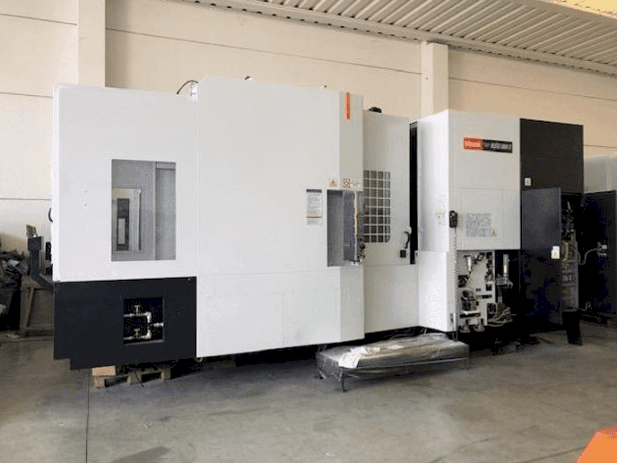 Masina Mazak HCN-8800 eestvaade
