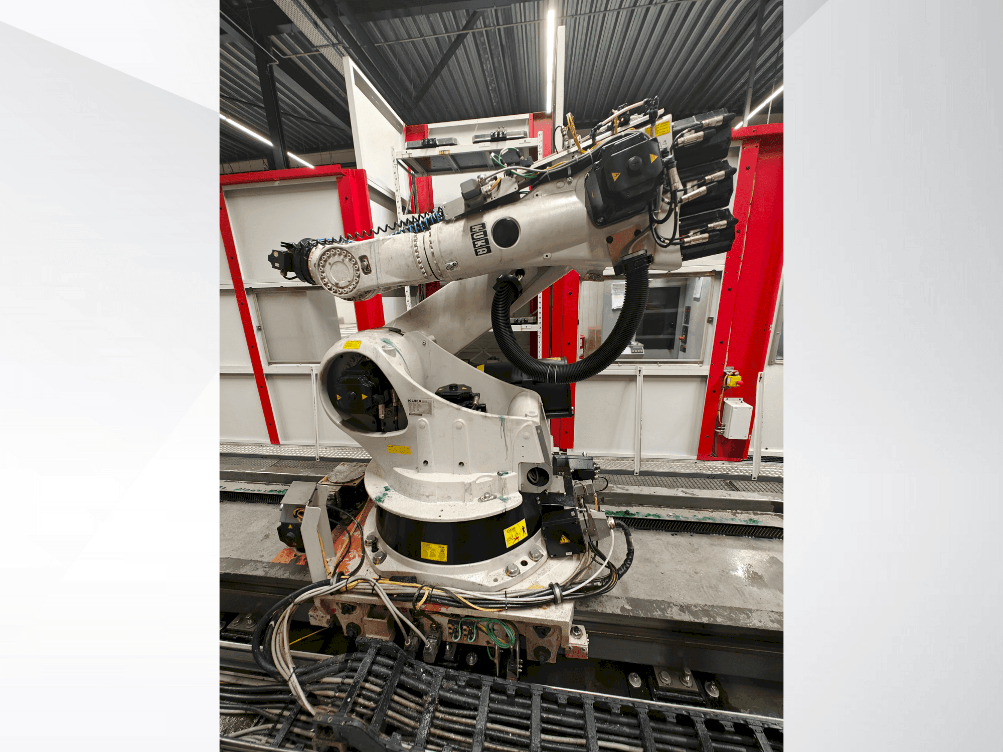 Masina KUKA KR 270-2 eestvaade