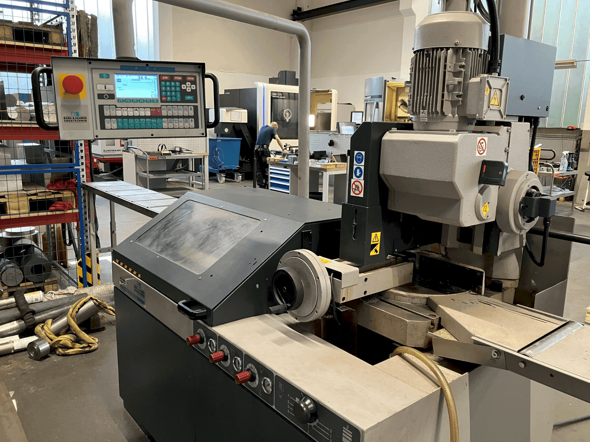Masinavaade BERG & SCHMID VKS 370 VA paremalt