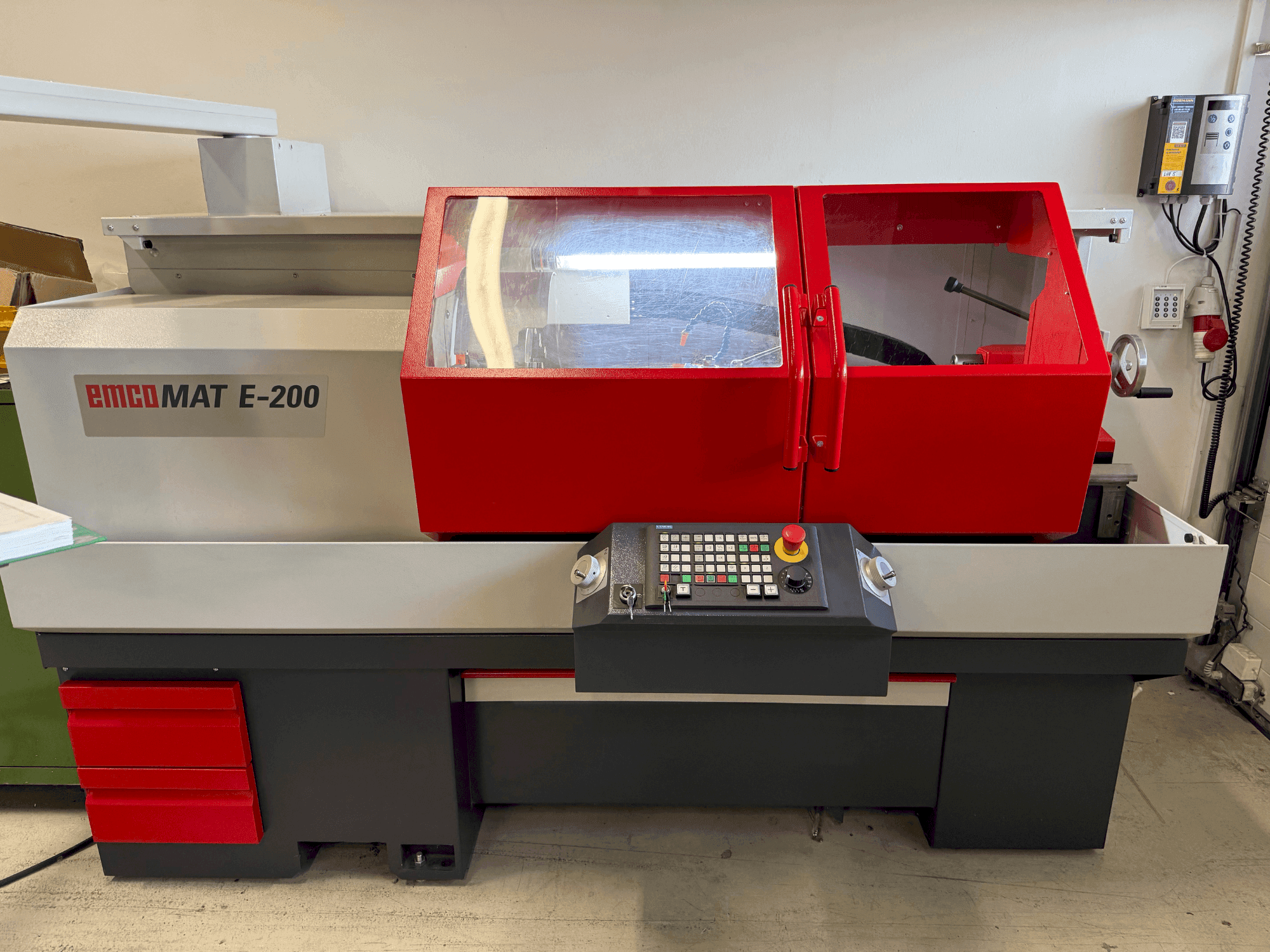 Masina EMCO Emcomat E-200 eestvaade