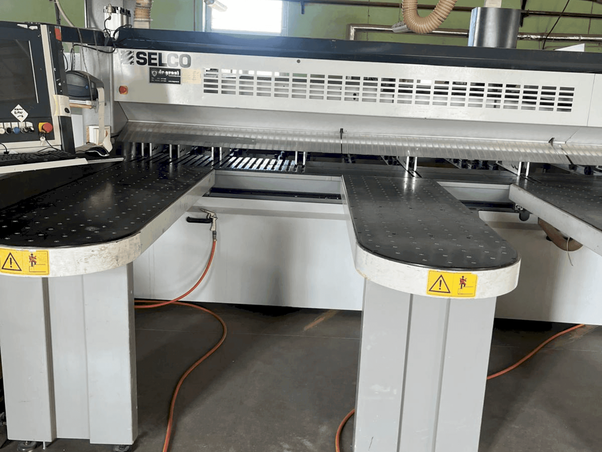 Masina SELCO WN750 eestvaade