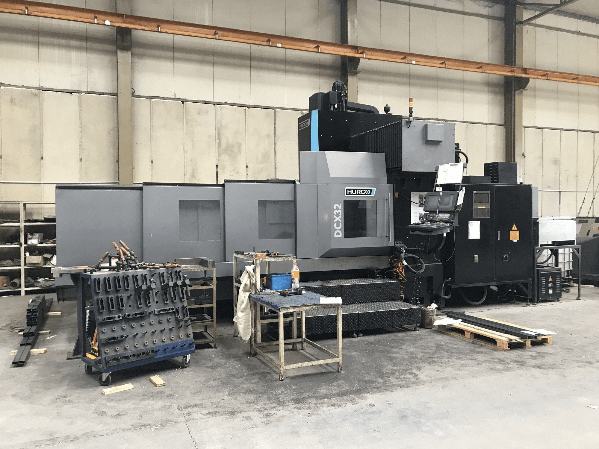 Masina Hurco DCX32/50T eestvaade