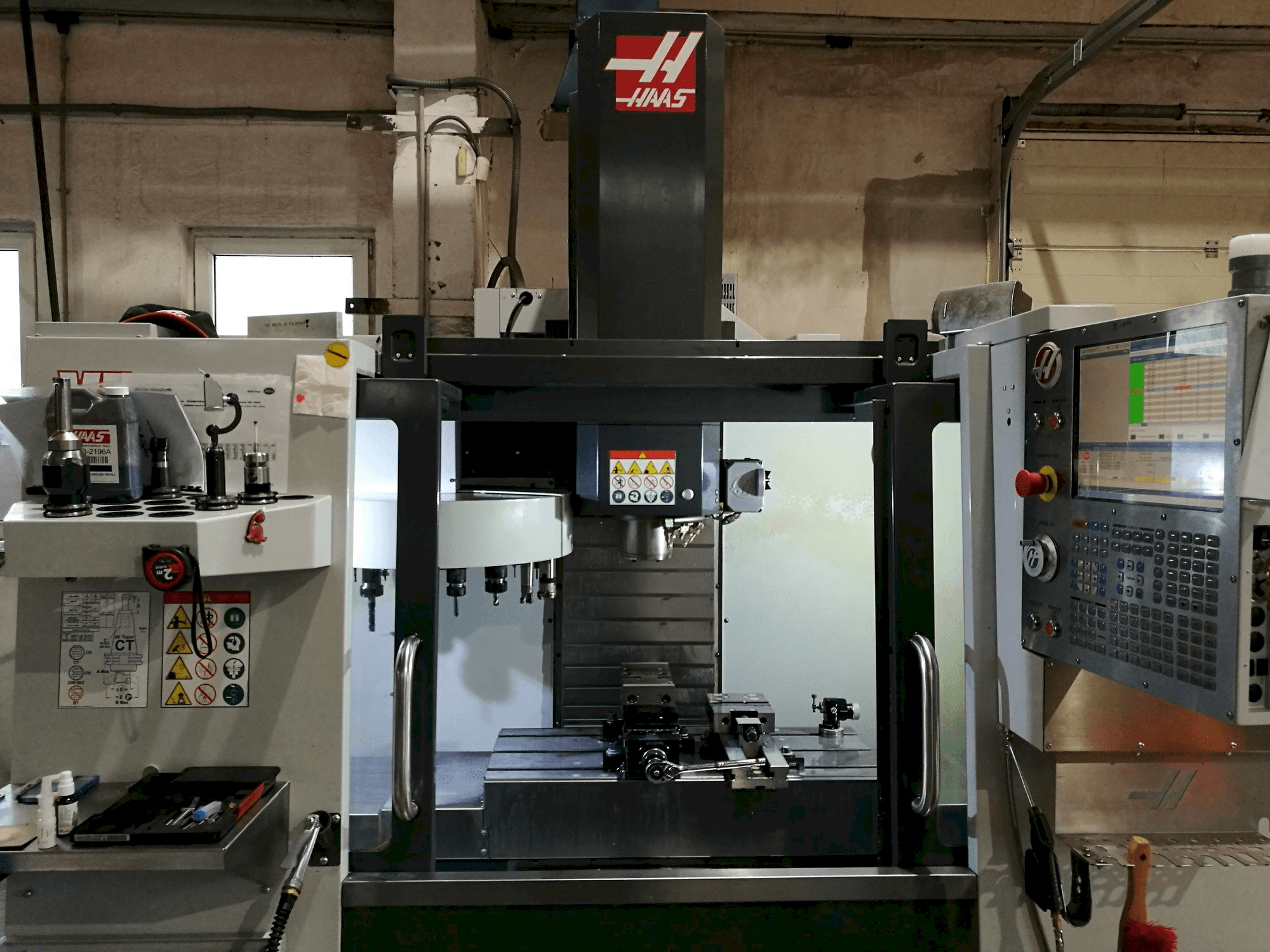 Masina HAAS VF-2 eestvaade