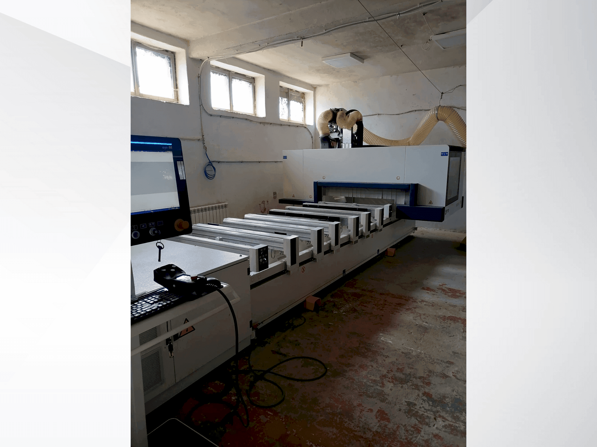 Masina SCM Morbidelli M100 eestvaade