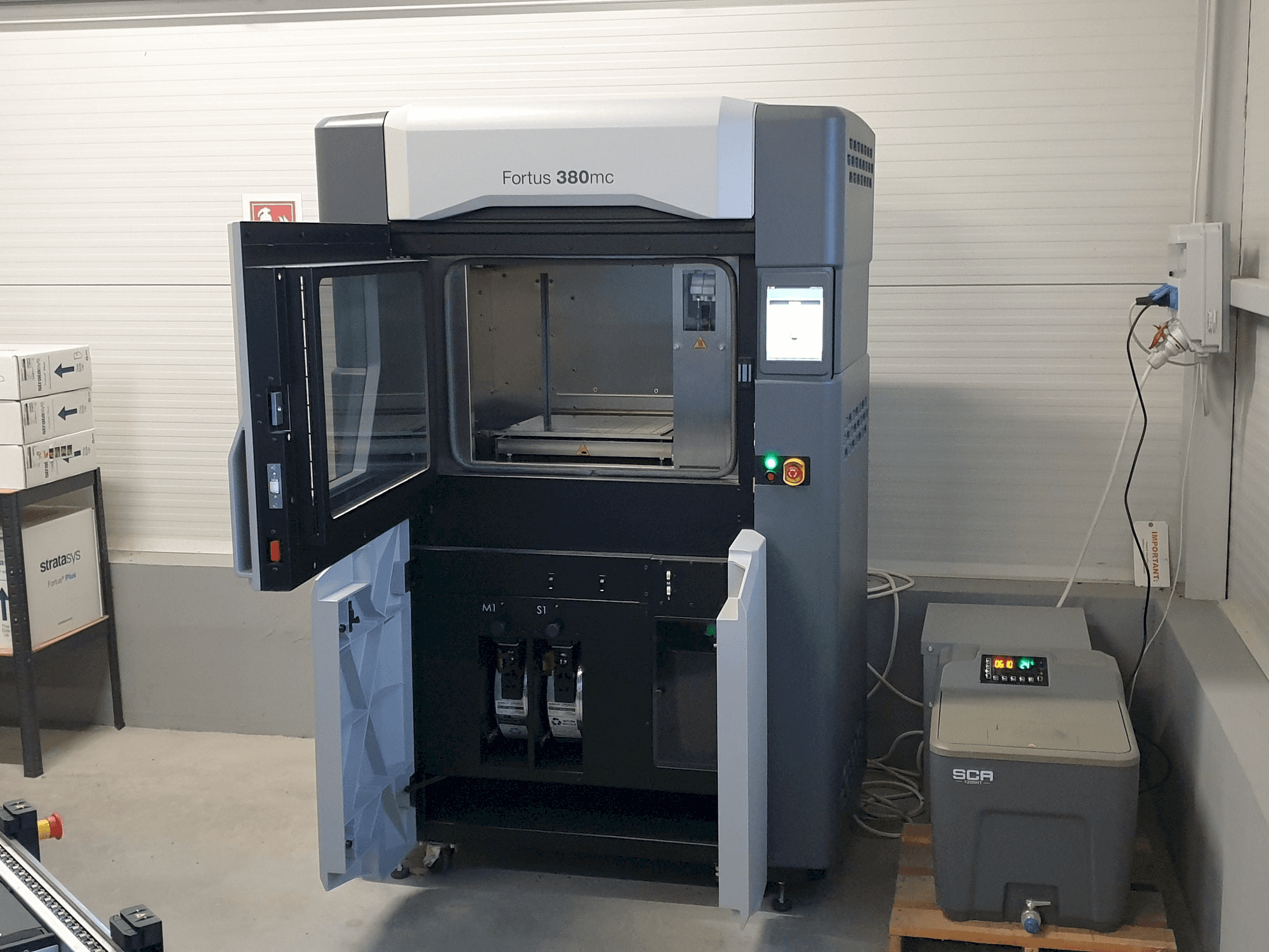 Masina Stratasys Fortus 380mc eestvaade