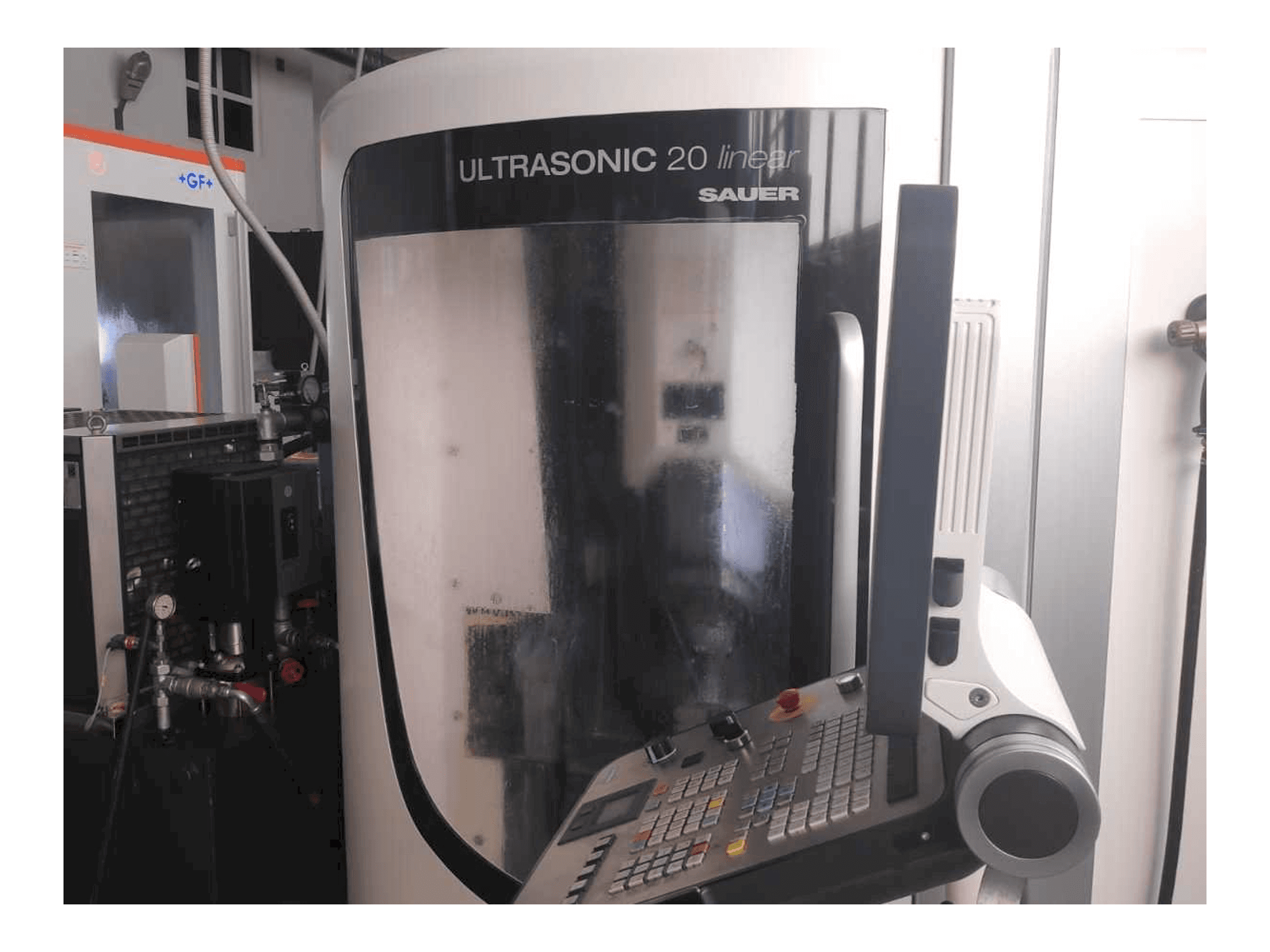 Masina DMG MORI UltraSonic 20 Linear eestvaade