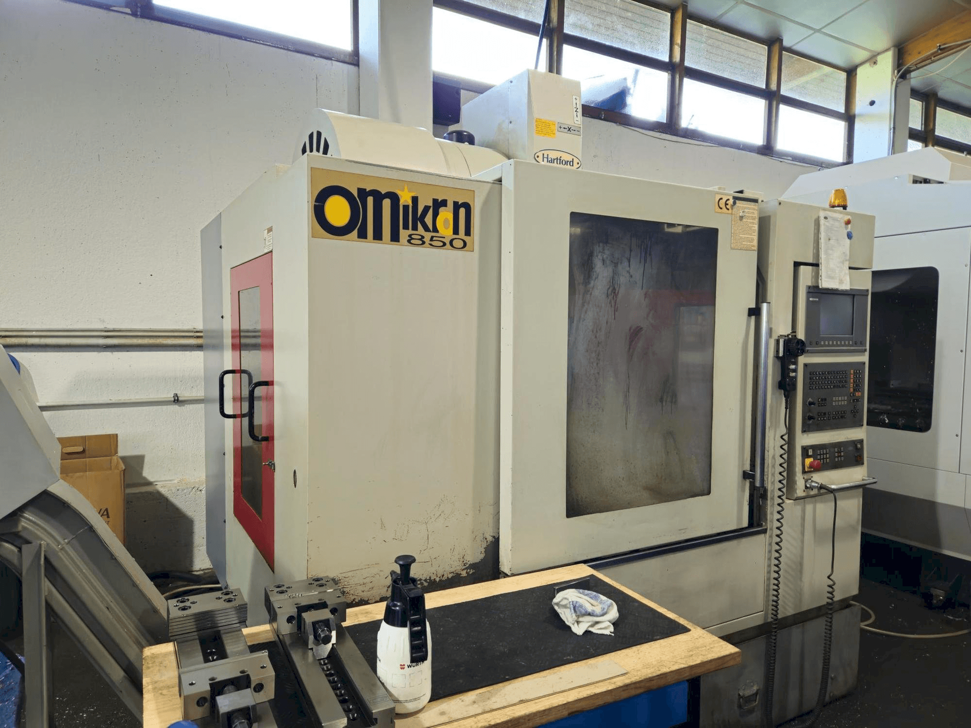 Masina Hartford VMC 850AP eestvaade