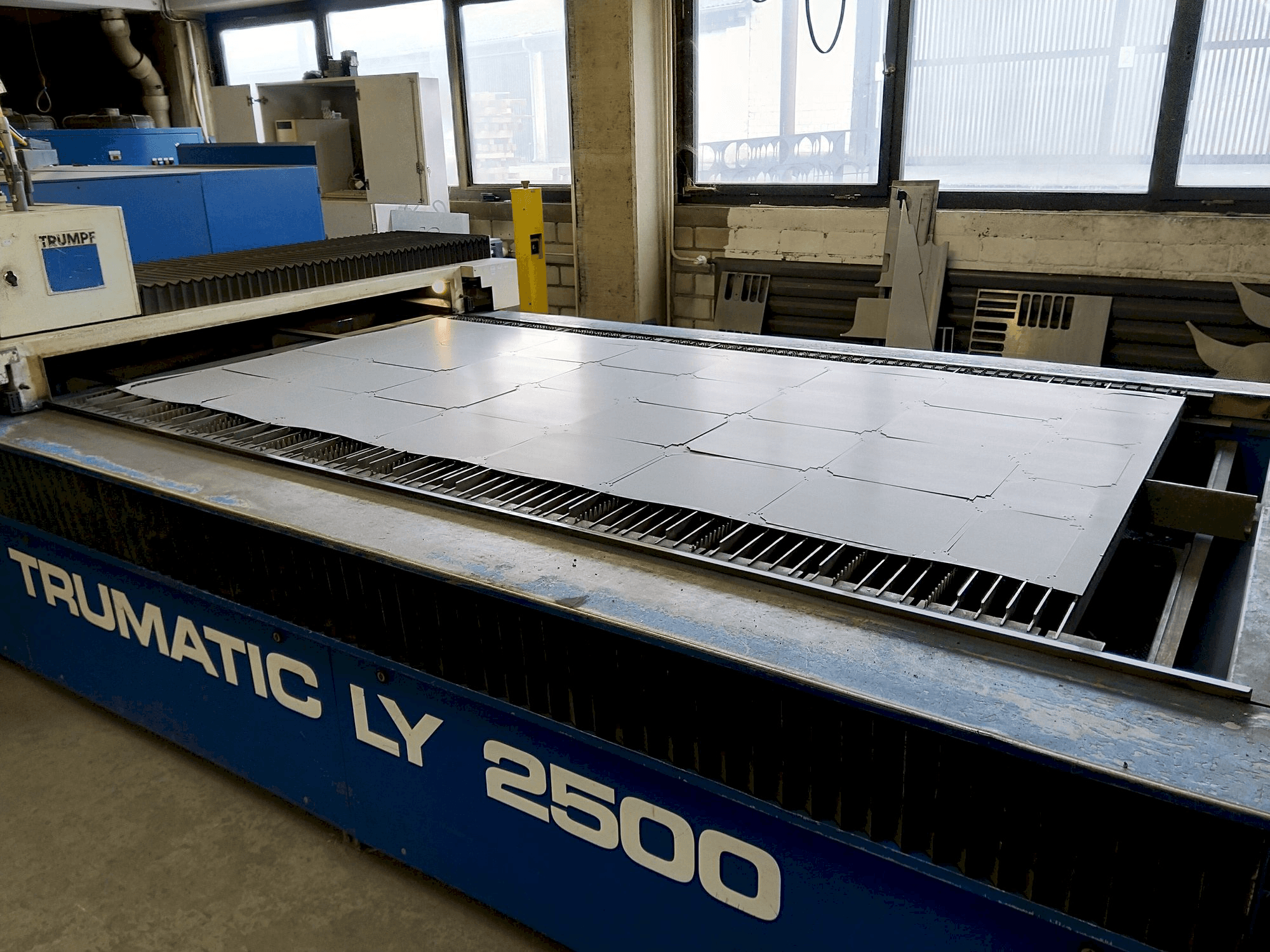 Masina Trumpf Trumatic LY2500 eestvaade