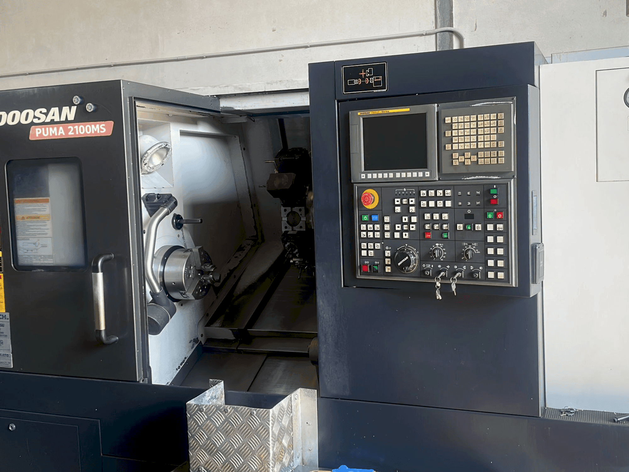 Masina DOOSAN PUMA 2100MS eestvaade