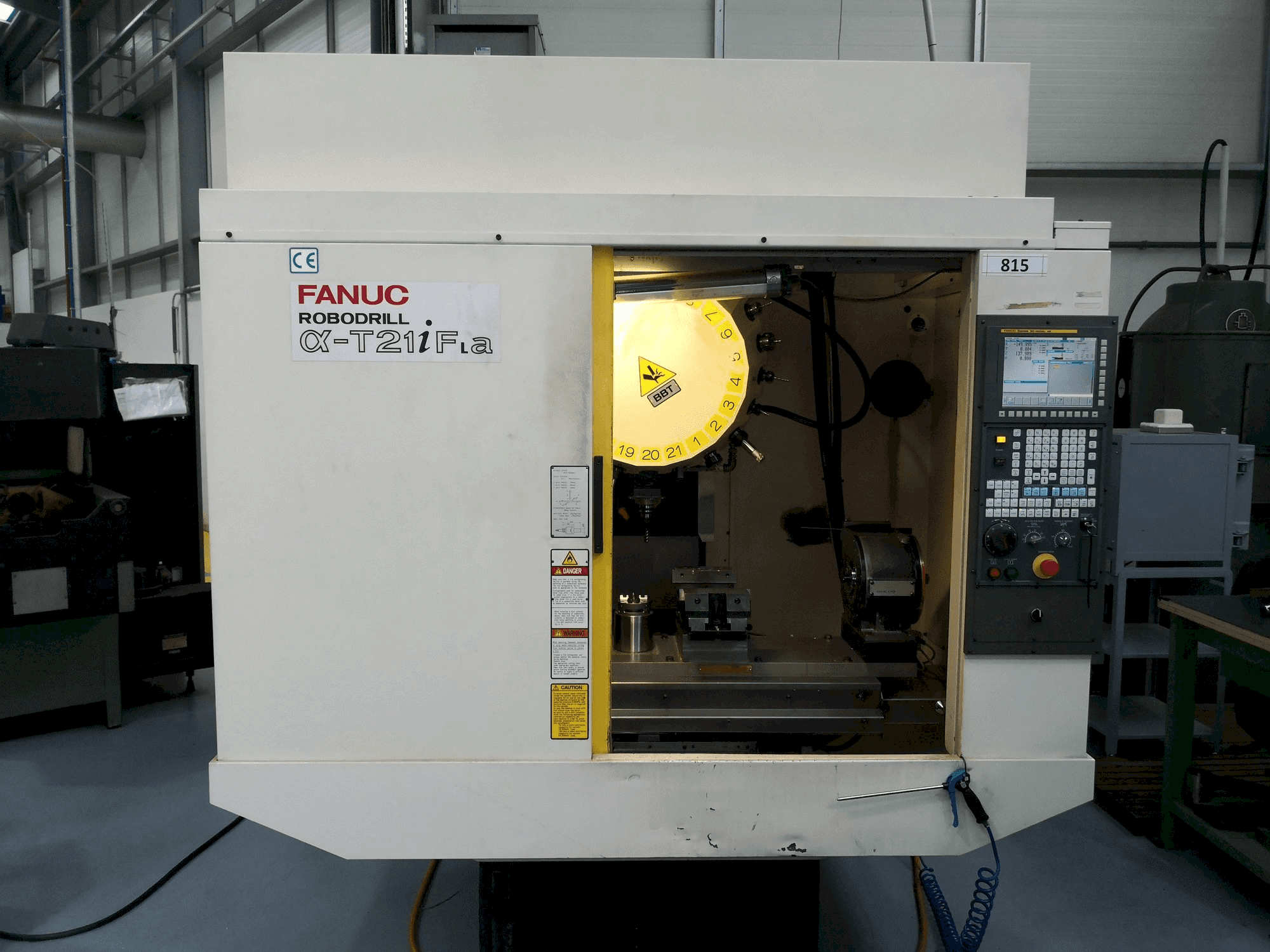 Masina FANUC Robodrill T21iFa eestvaade