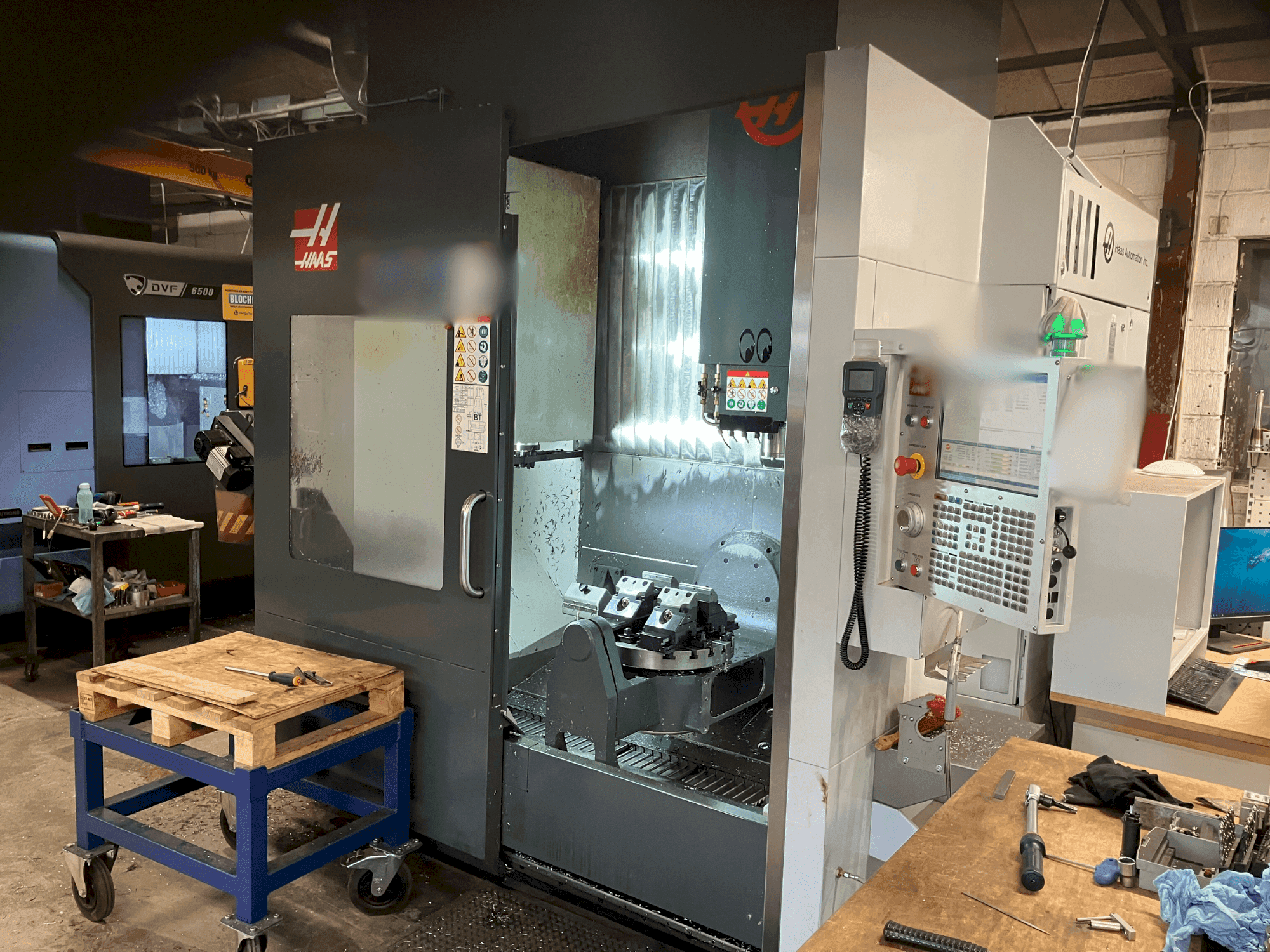 Masina HAAS UMC-750 eestvaade