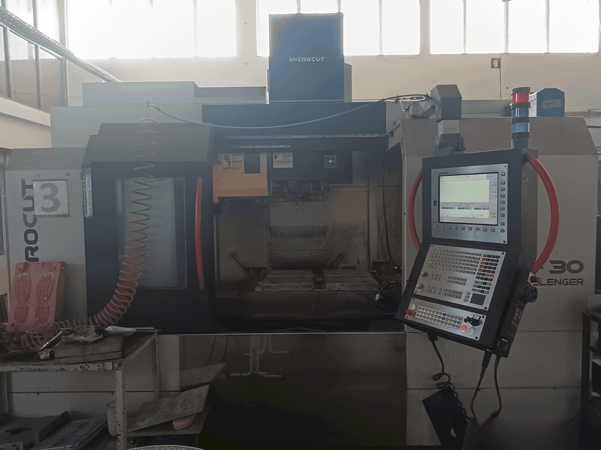 Masina MICROCUT V-30 Challenger eestvaade