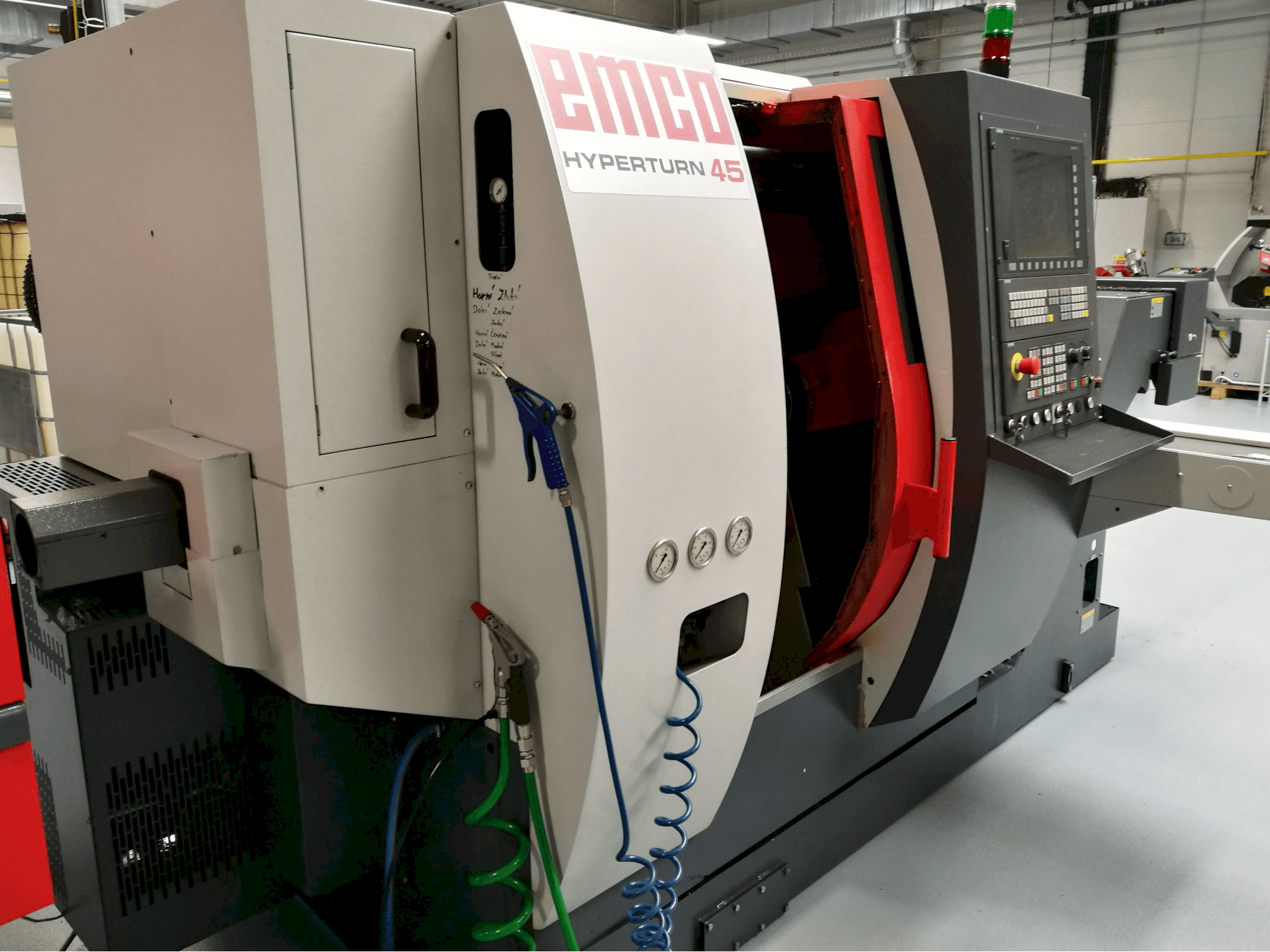Masinavaade EMCO HYPERTURN 45 vasakult