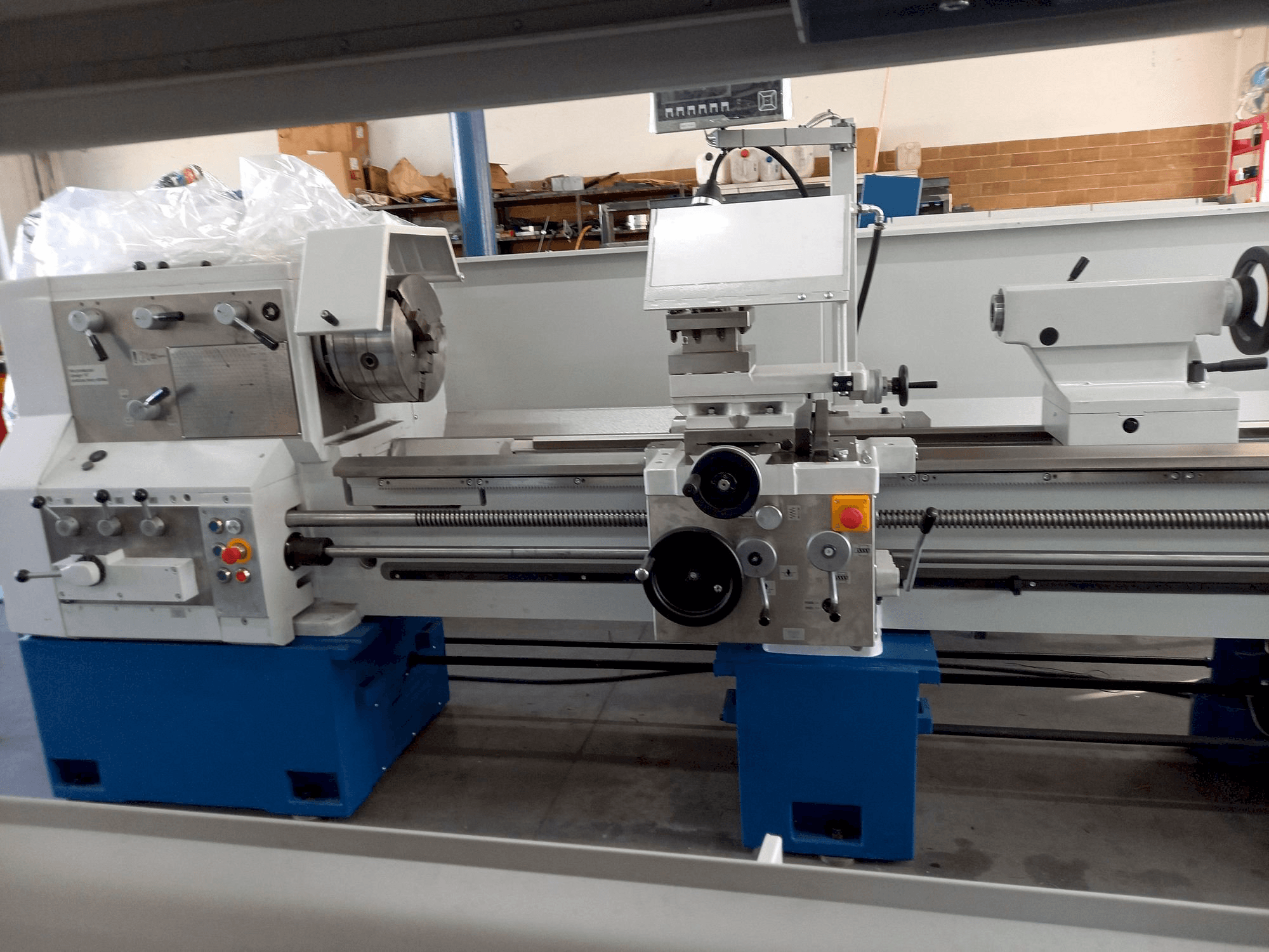Masina TUJ 50M x2000 eestvaade