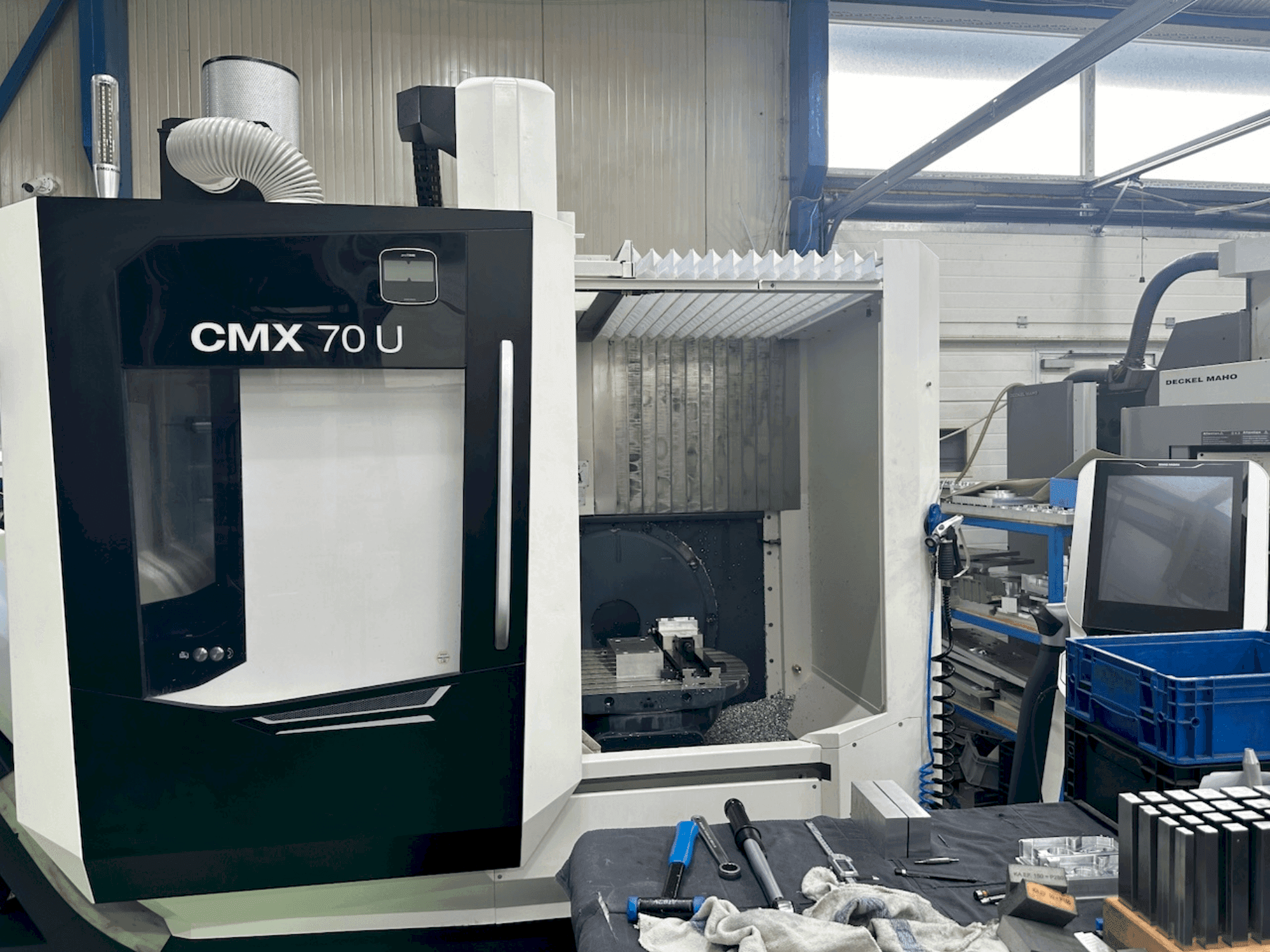 Masina DMG MORI CMX 70 U eestvaade