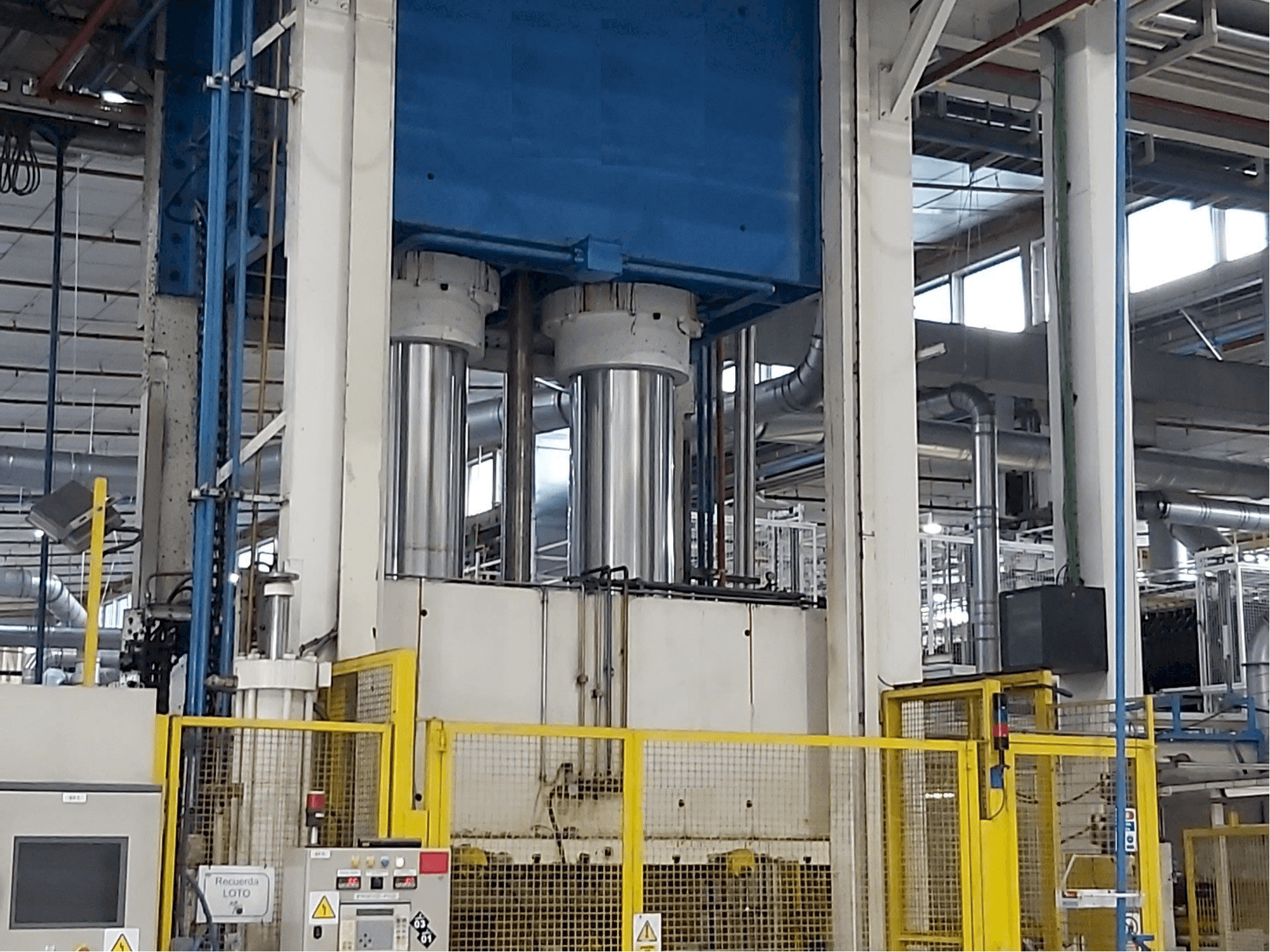 Masina Pinette 1500 Ton eestvaade