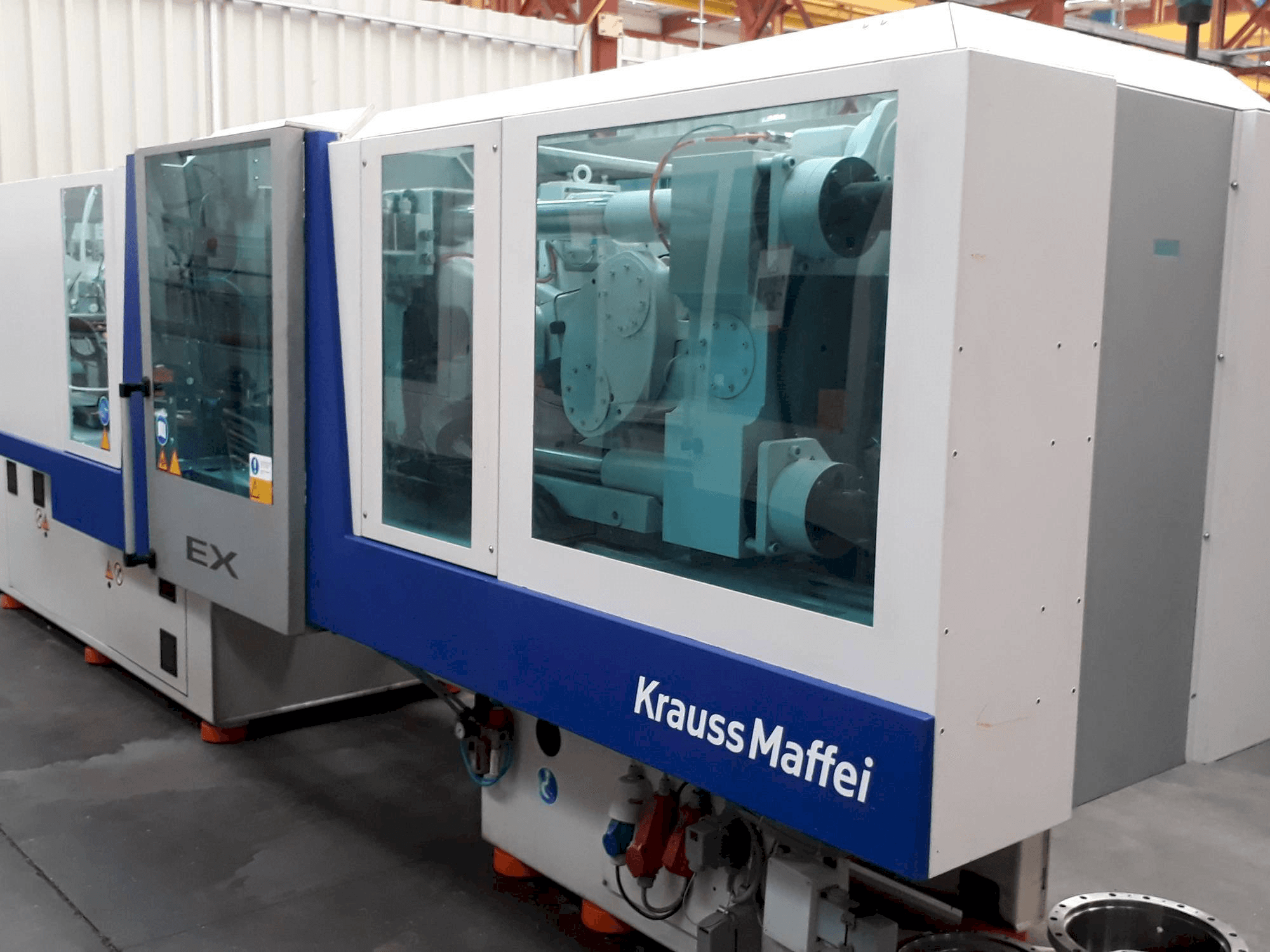 Masina Krauss Maffei 160-750 EX eestvaade